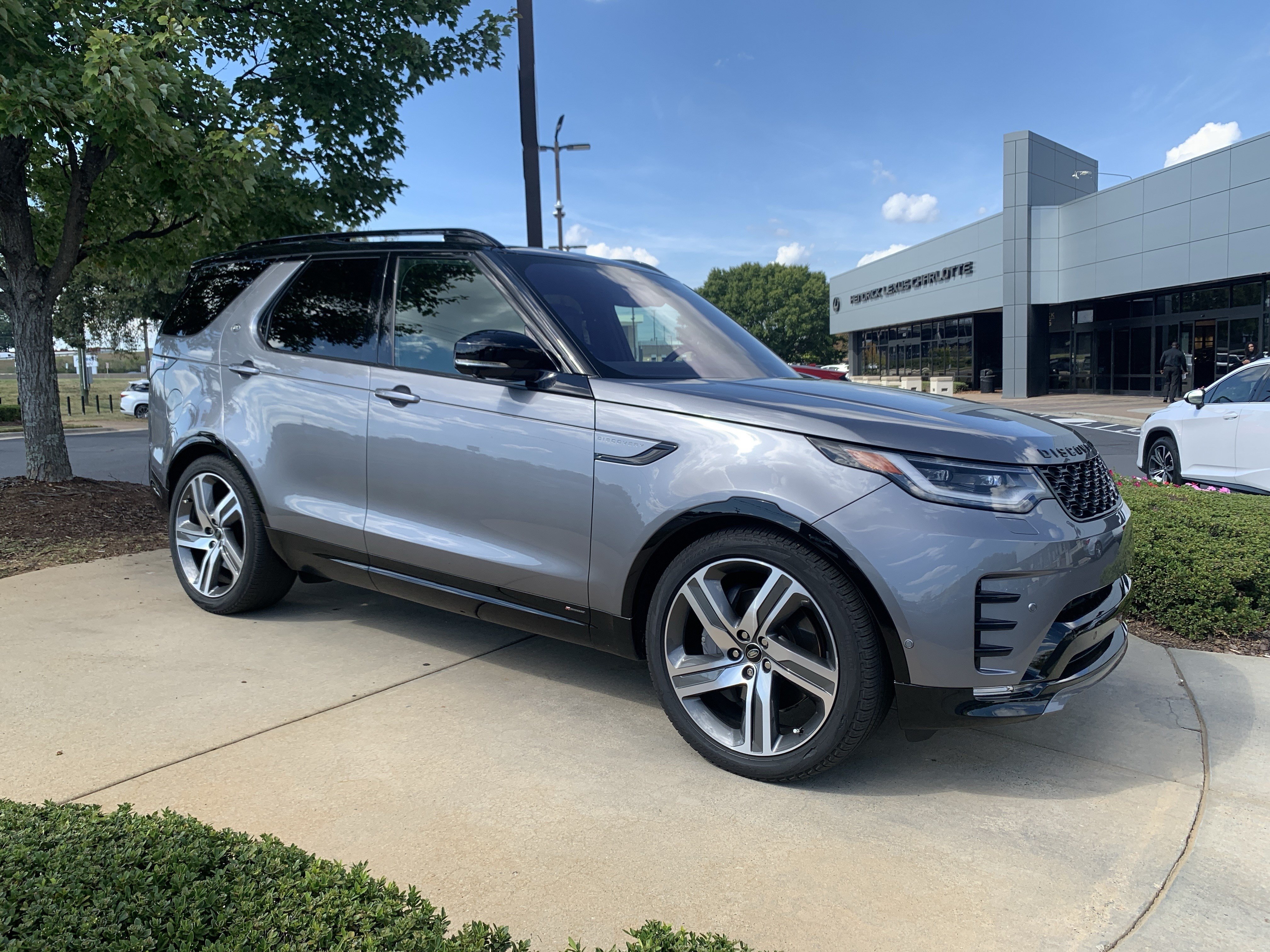 Used 2022 Land Rover Discovery HSE R-Dynamic SUV