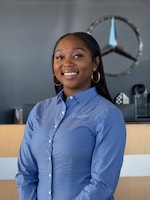 Staff member Zahrea Stevenson from ID_142460f358c1