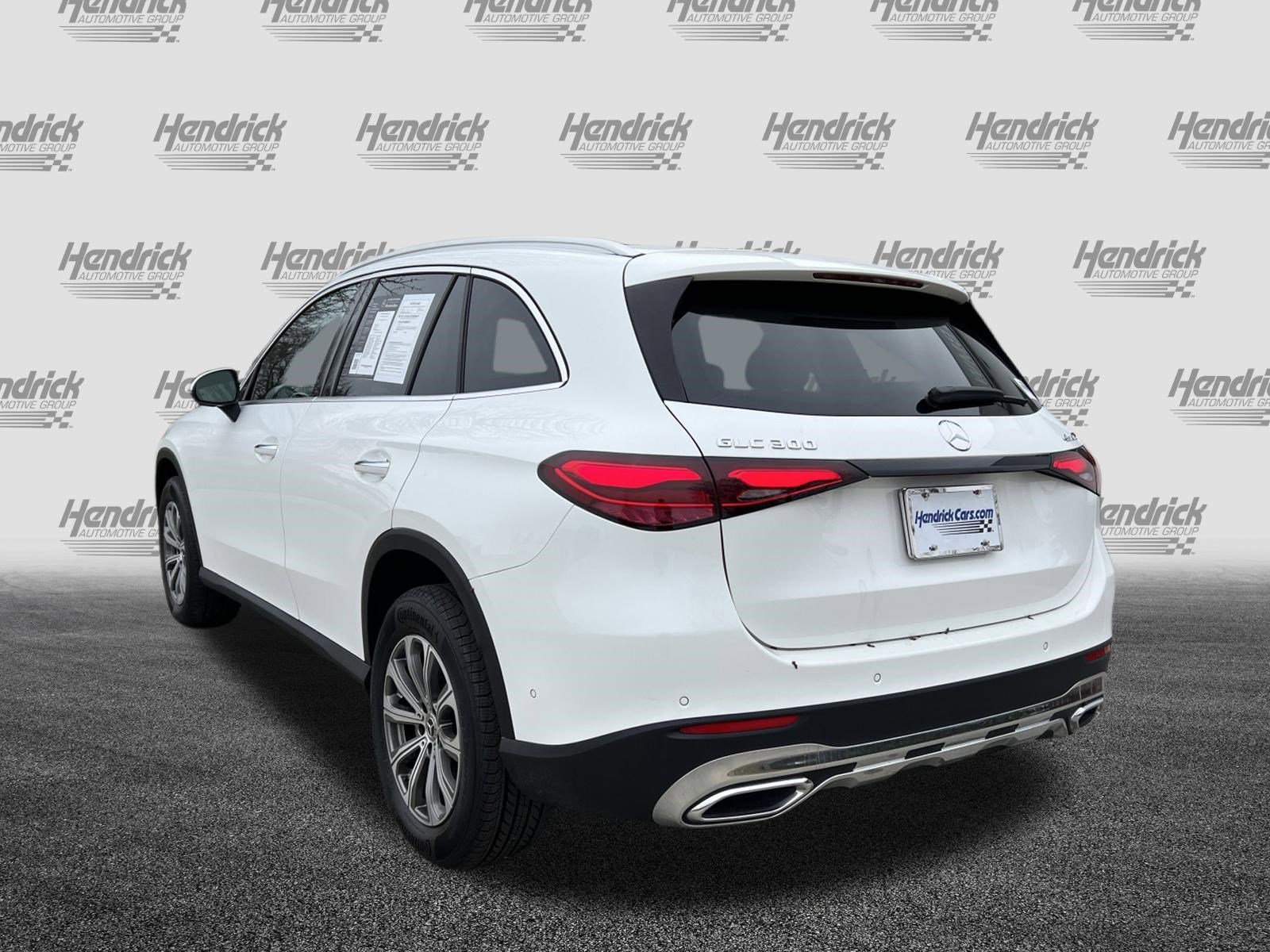 2025 Mercedes-Benz GLC 300 photo 6