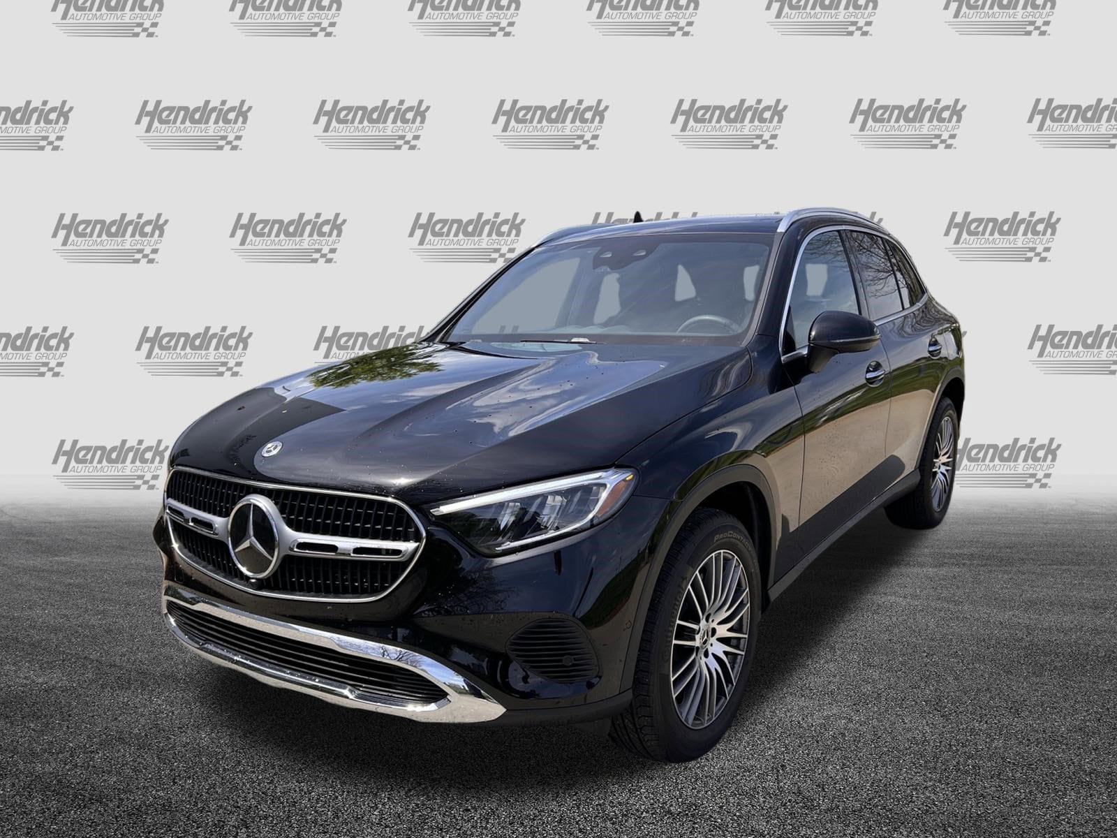 2025 Mercedes-Benz GLC 300 photo 4