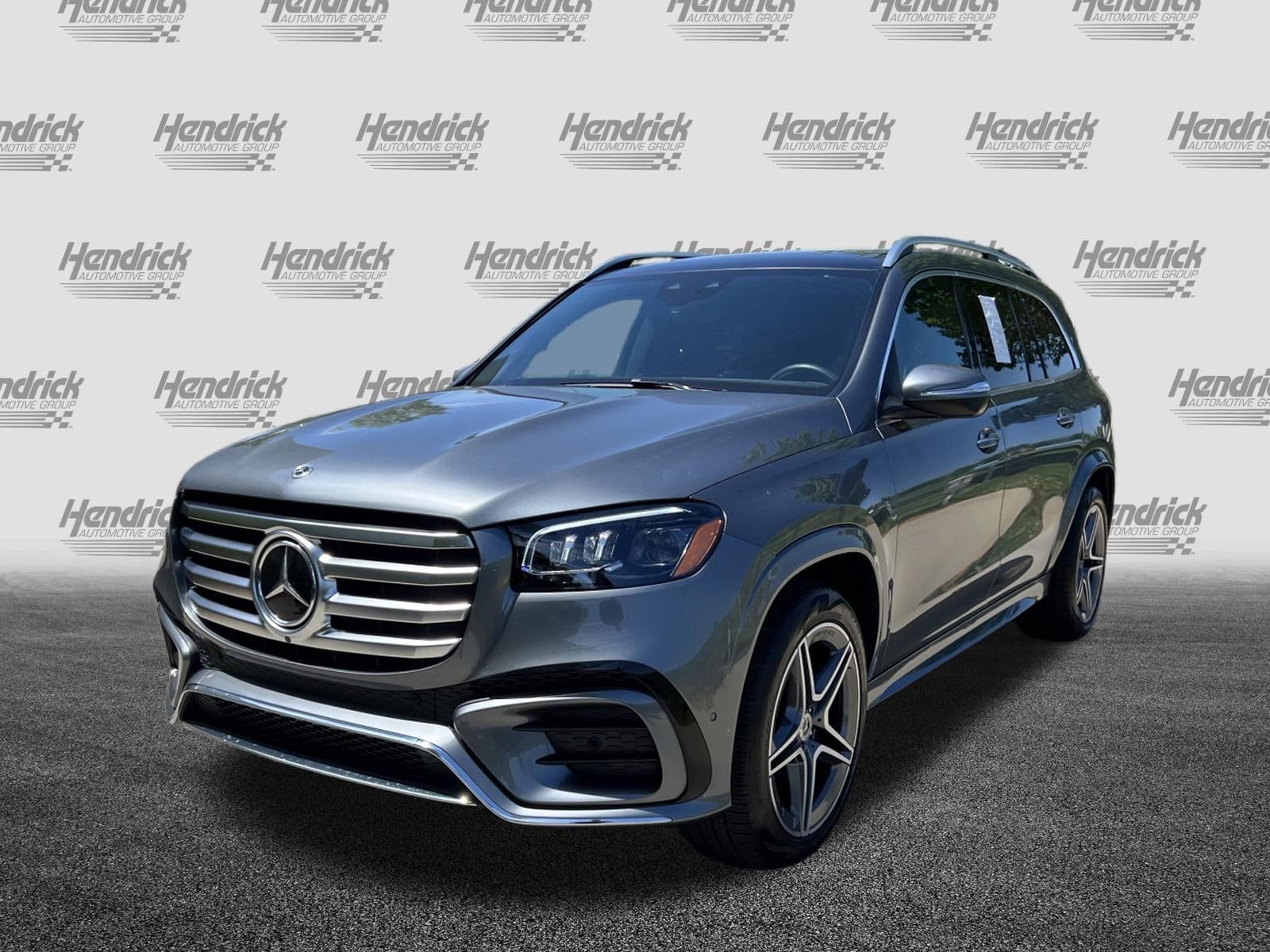 2025 Mercedes-Benz GLS 450 photo 4