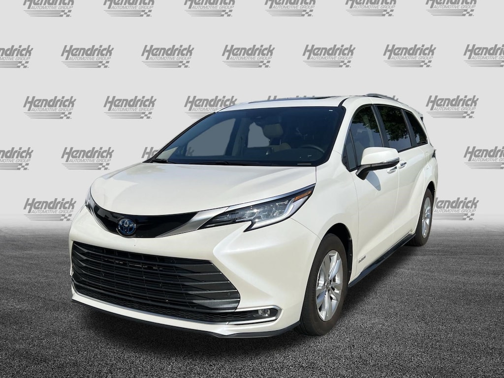 Used 2021 Toyota Sienna Limited Minivan
