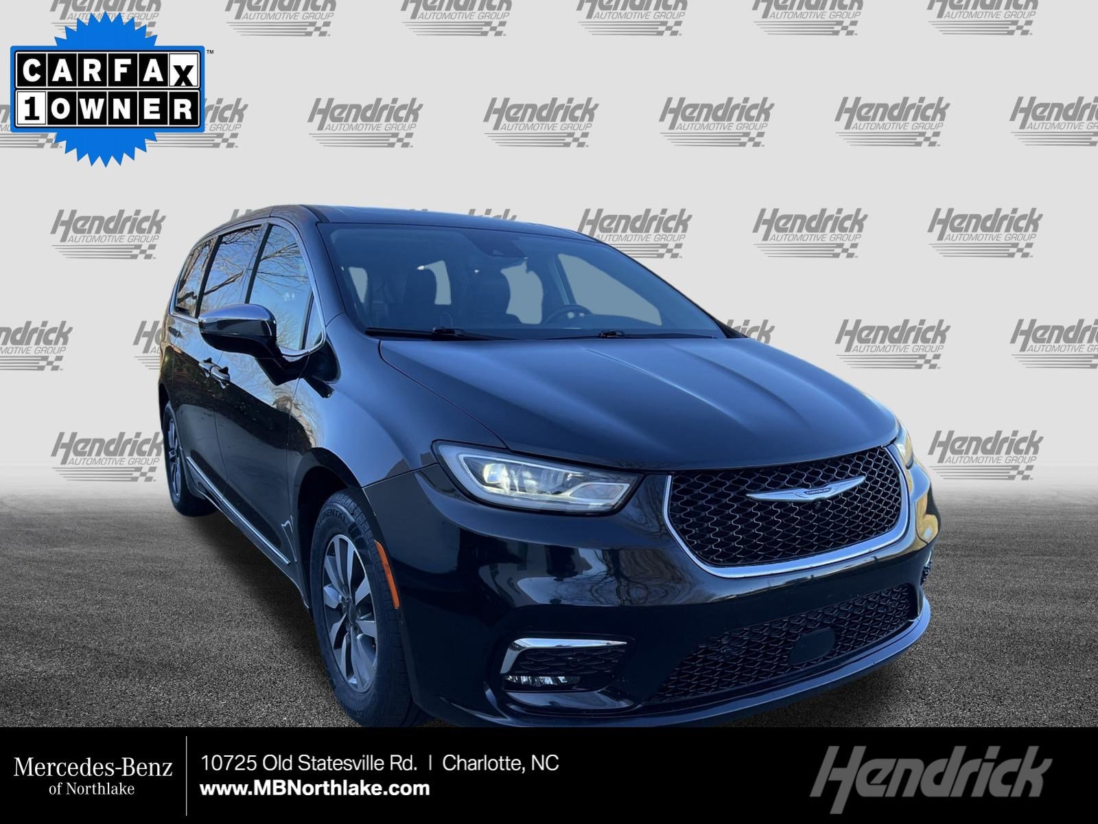 2022 Chrysler Pacifica Hybrid Limited's photo