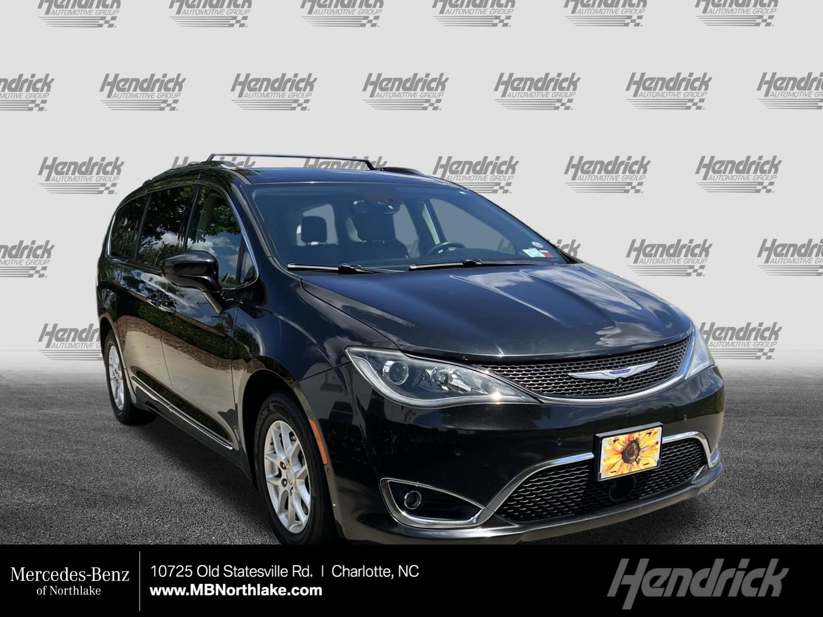 2020 Chrysler Pacifica Touring L's photo