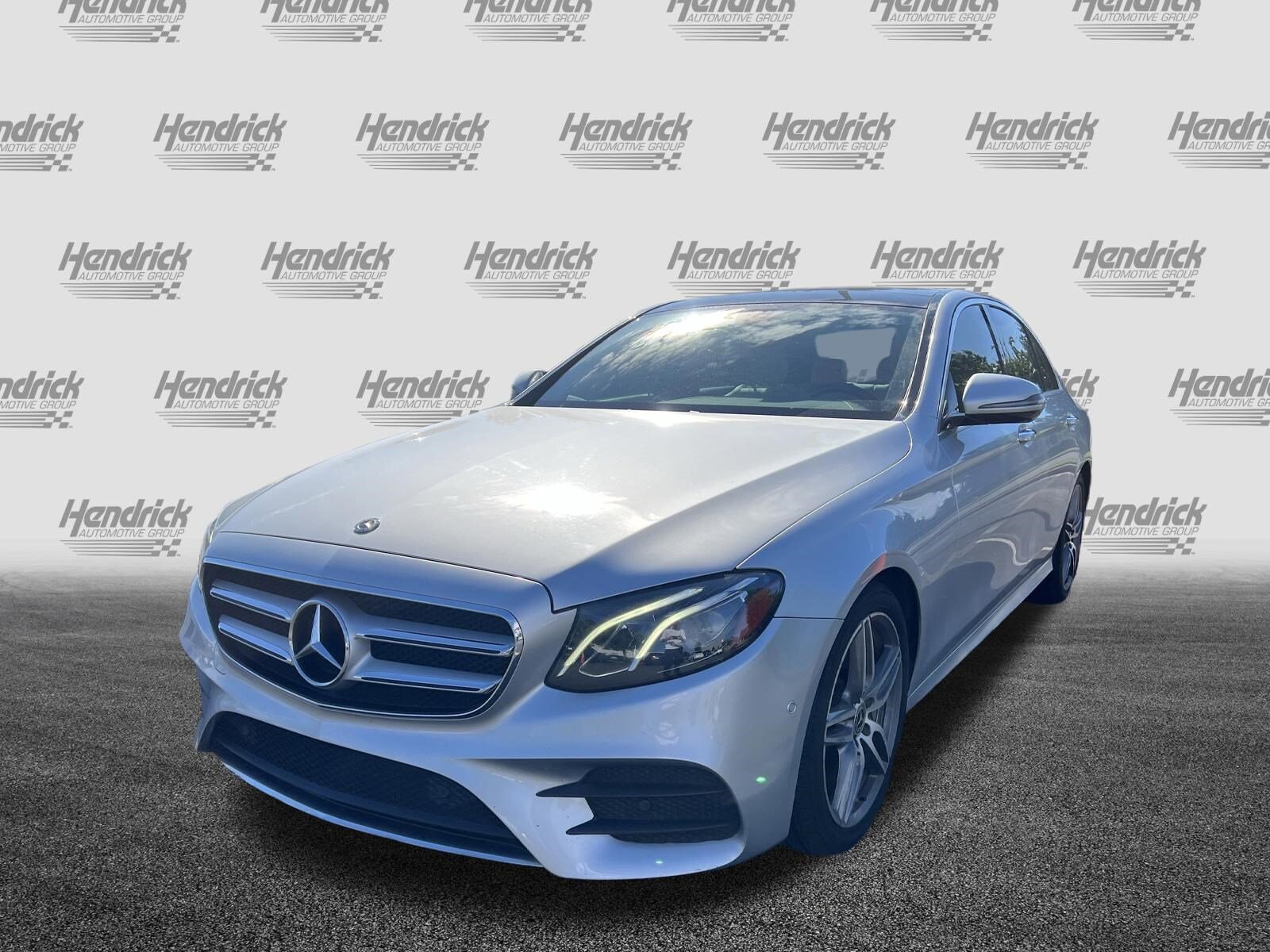 2017 Mercedes Benz E 300 photo 3