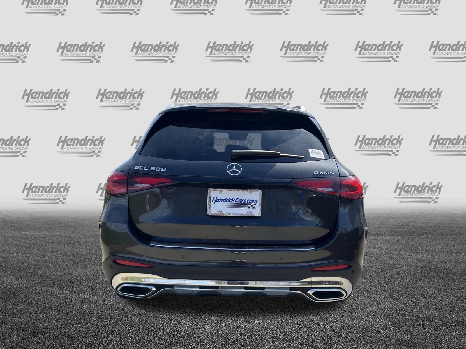 2025 Mercedes-Benz GLC 300 photo 3