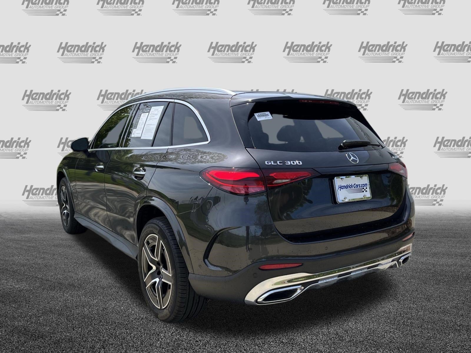 2025 Mercedes-Benz GLC 300 photo 6
