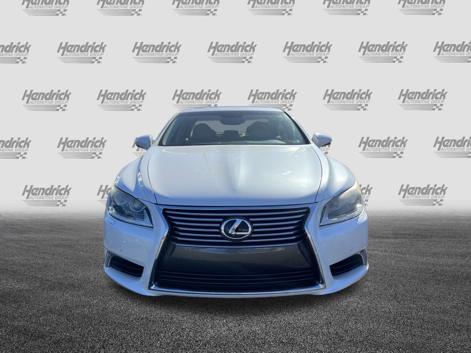 2014 Lexus LS 460 photo 2