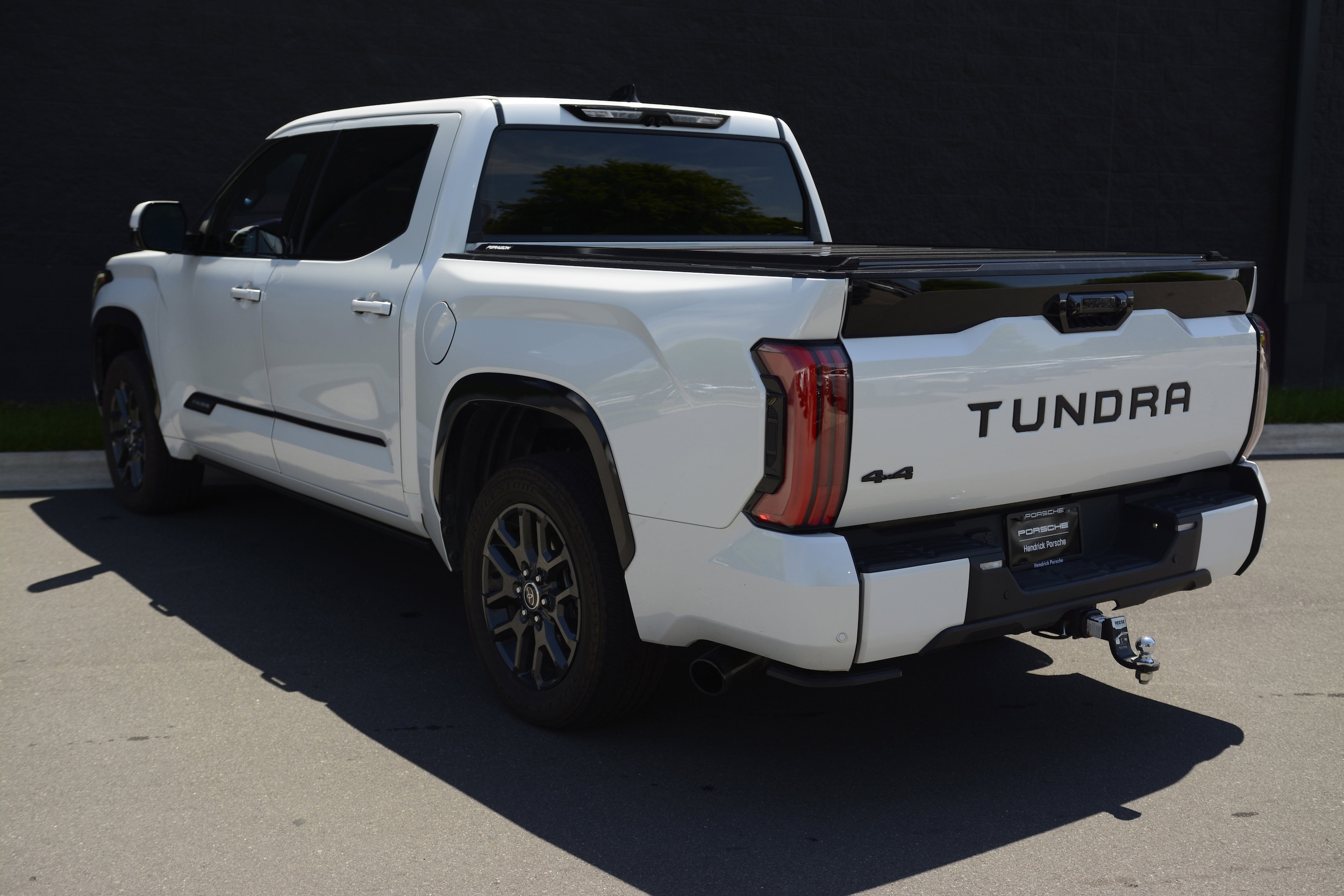 2023 Toyota Tundra Hybrid Platinum photo 2