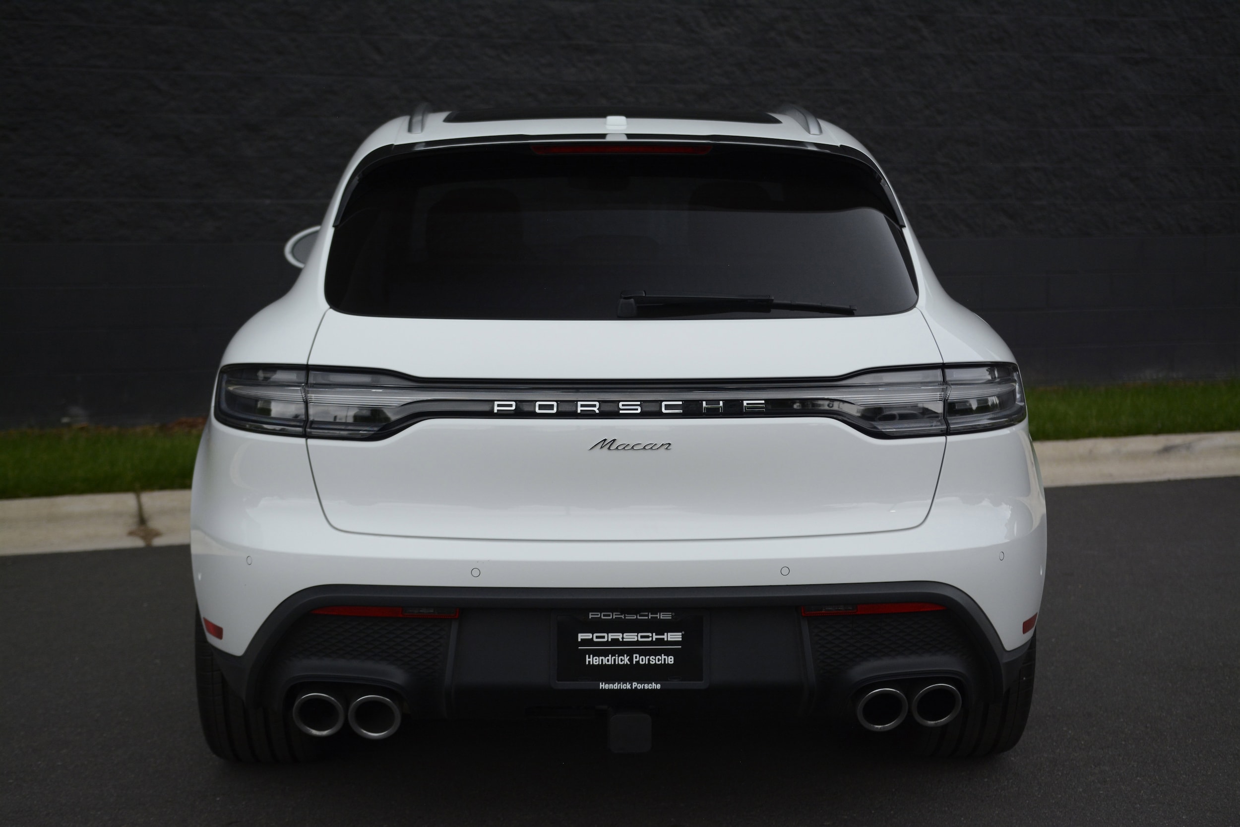 2026 Porsche Macan photo 5