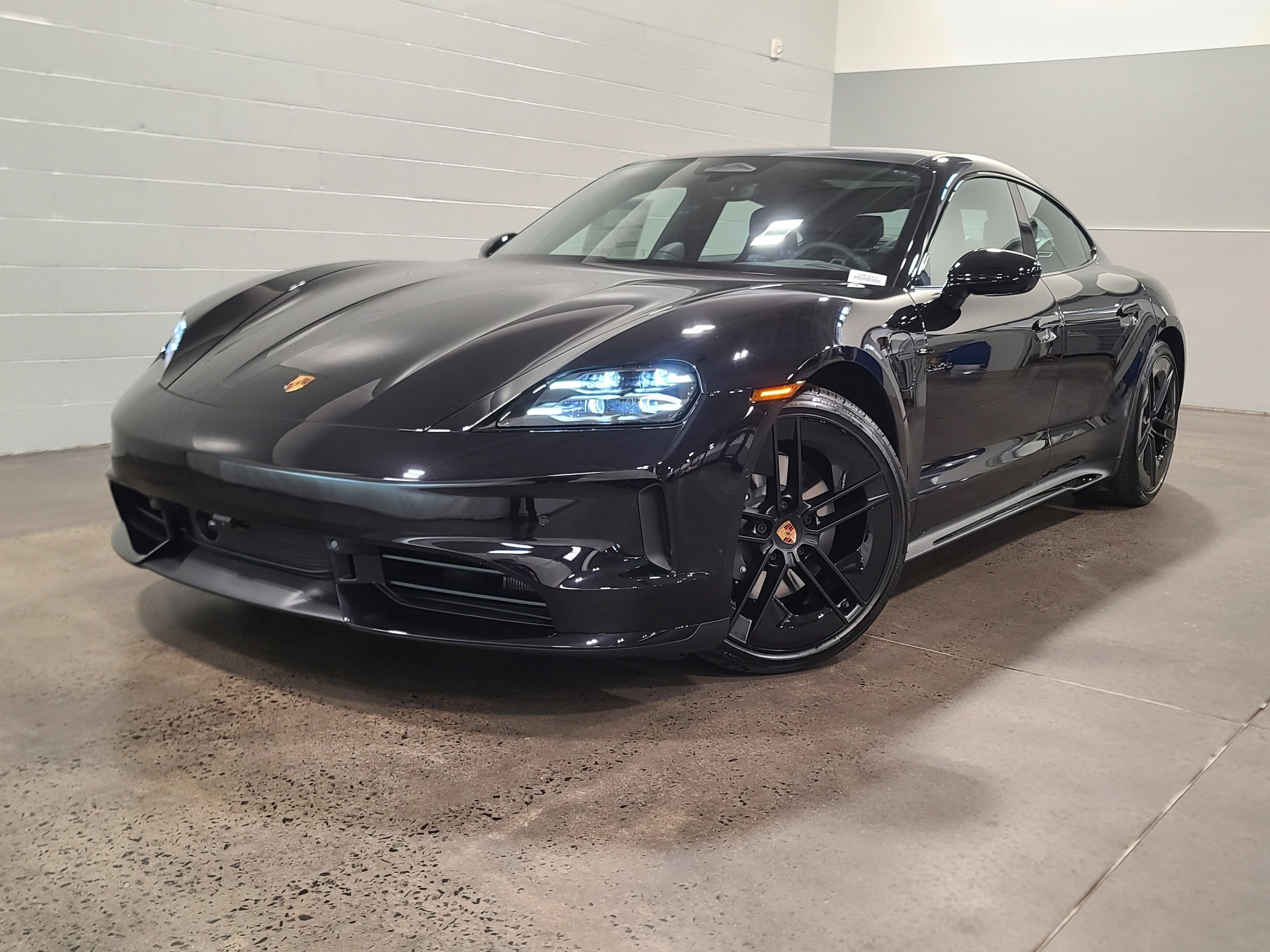 Porsche Taycan 4 Black Edition