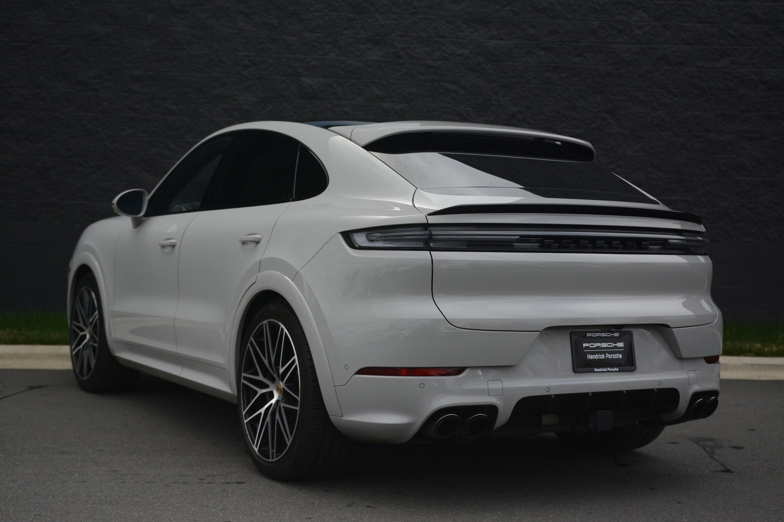 2025 Porsche Cayenne Coupe GTS photo 2