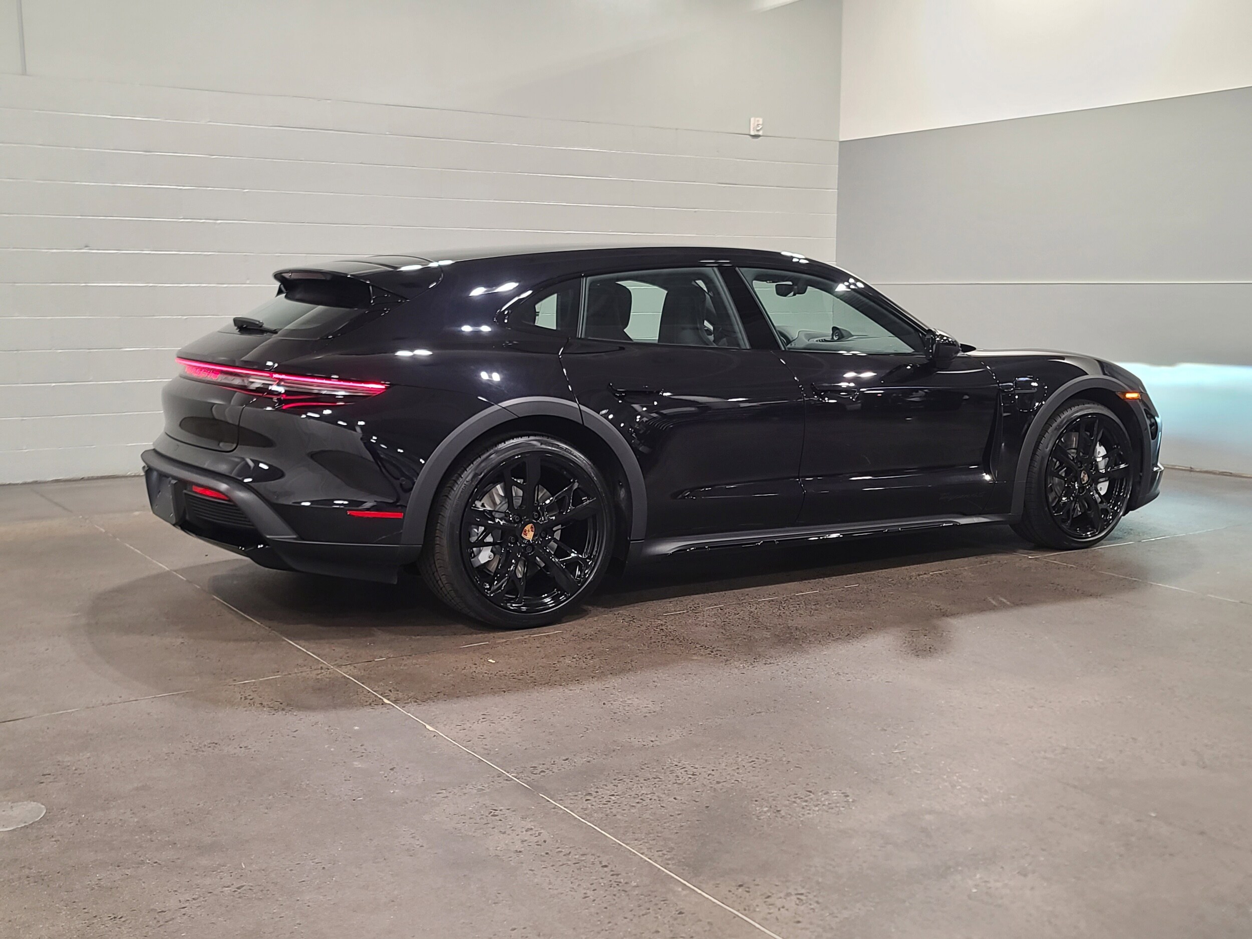 Porsche Taycan Cross Turismo 4S