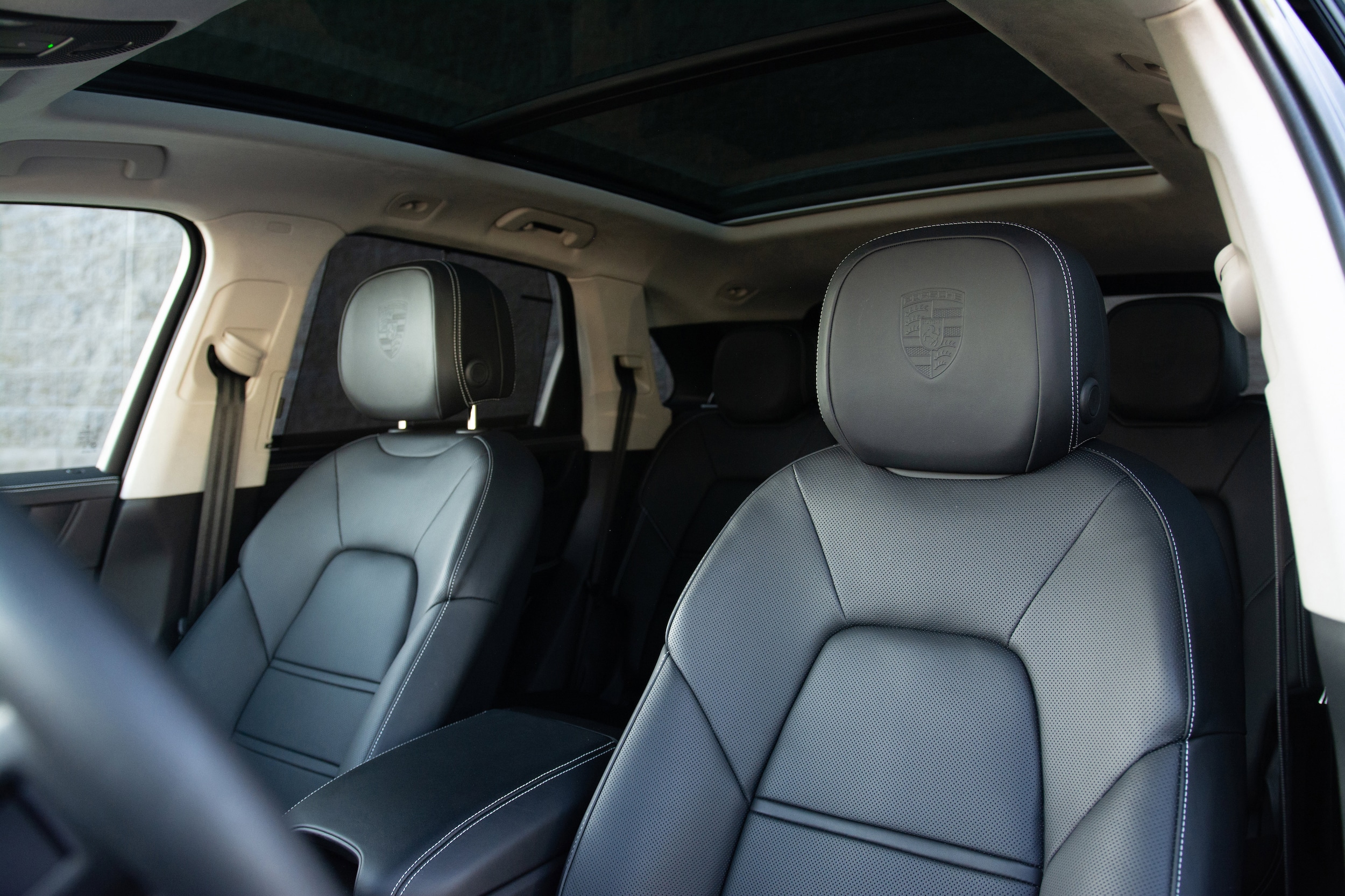 2025 Porsche Cayenne GTS photo 4