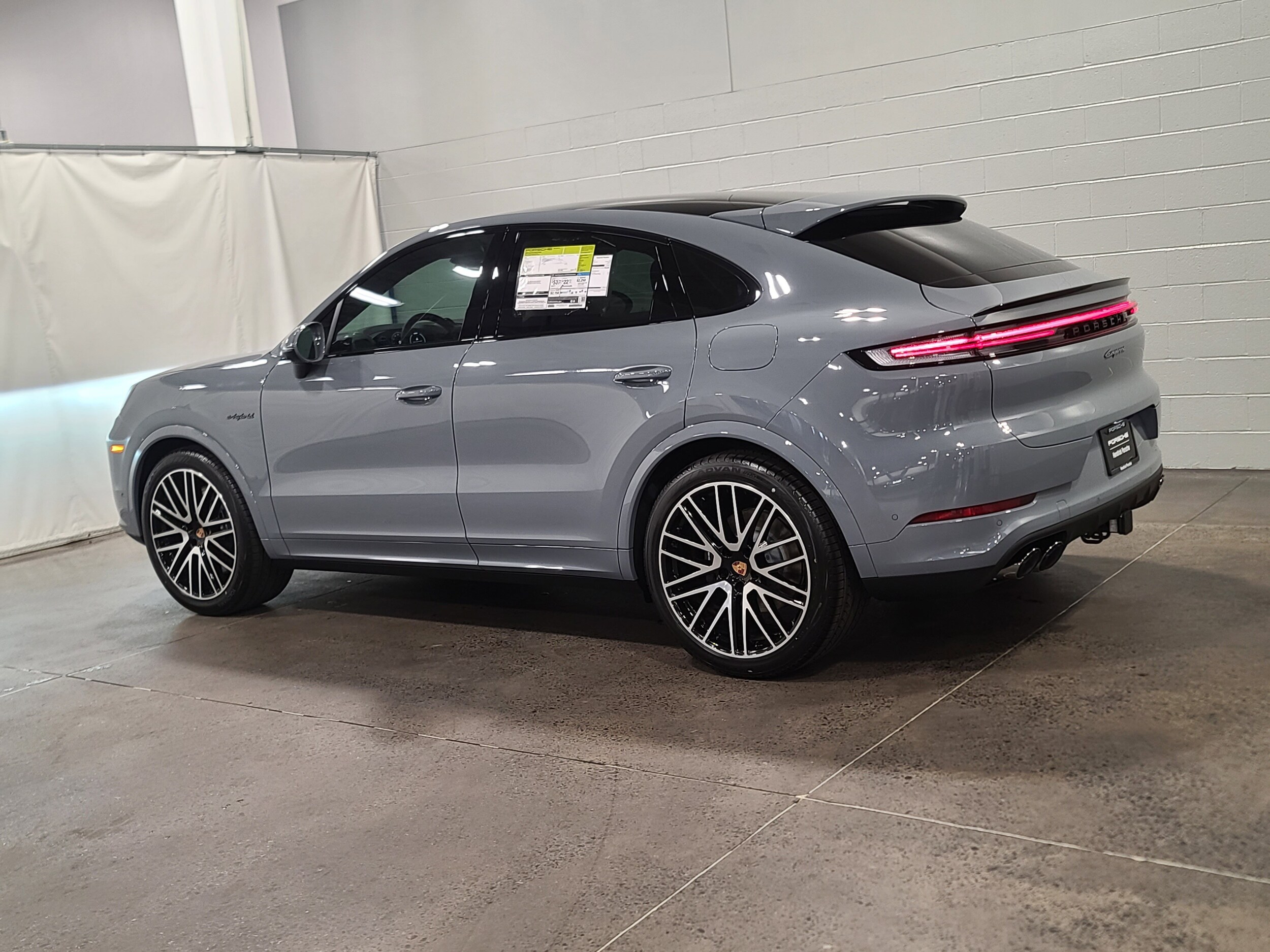 Porsche Cayenne E-Hybrid Coupe