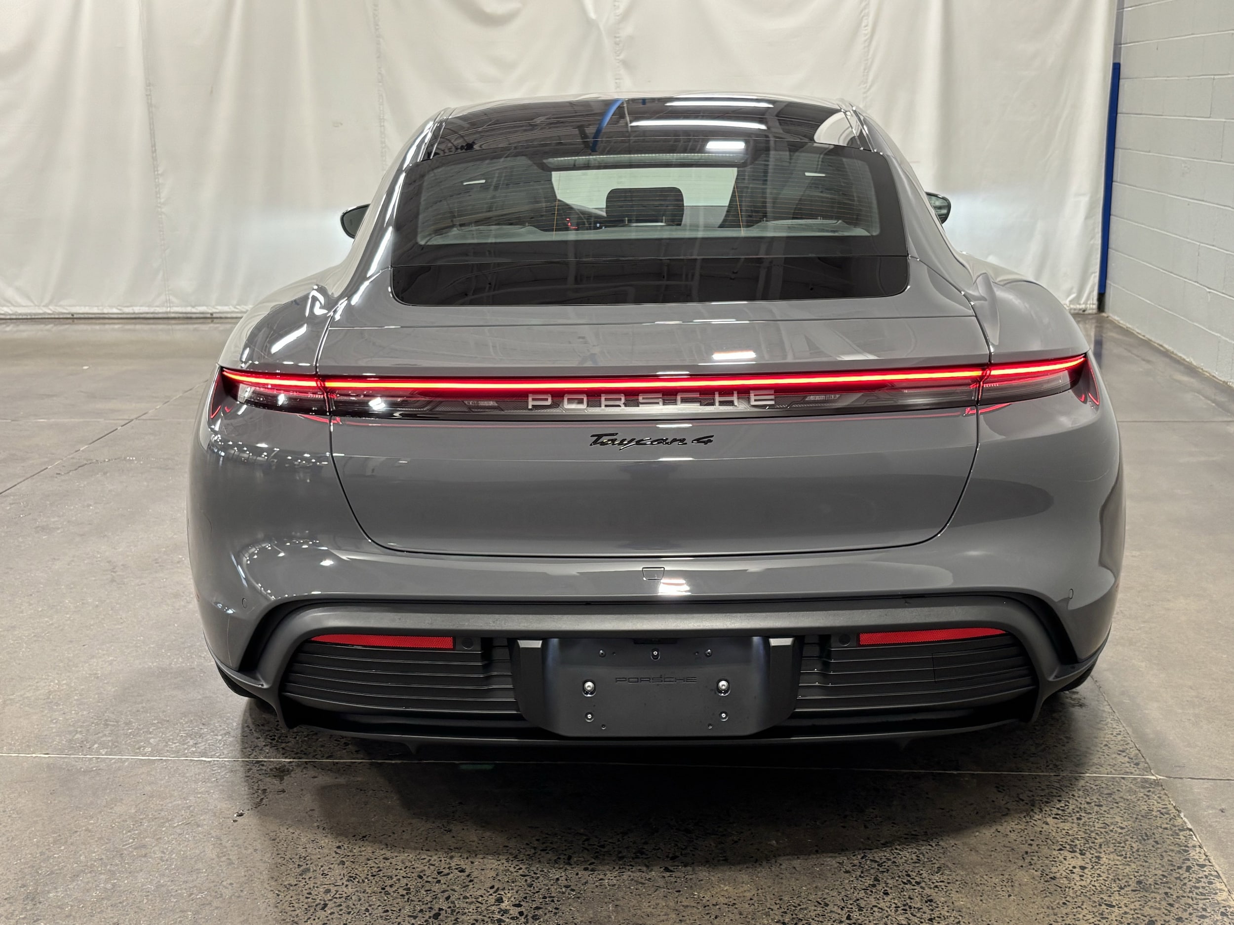 Porsche Taycan 4