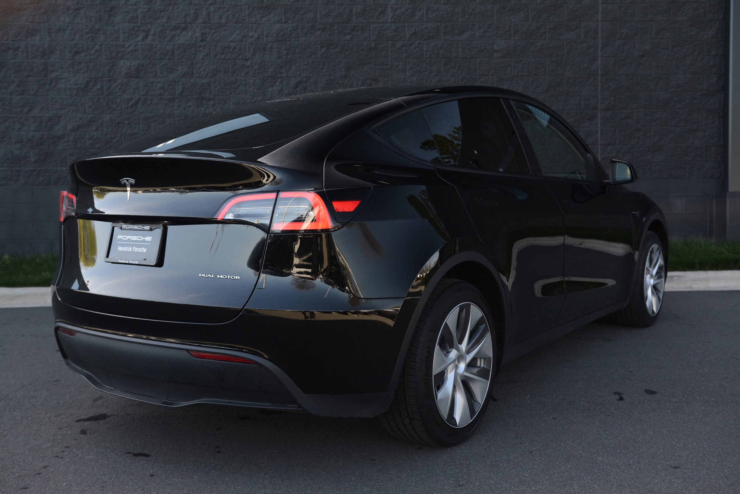 2023 Tesla Model Y Long Range photo 5