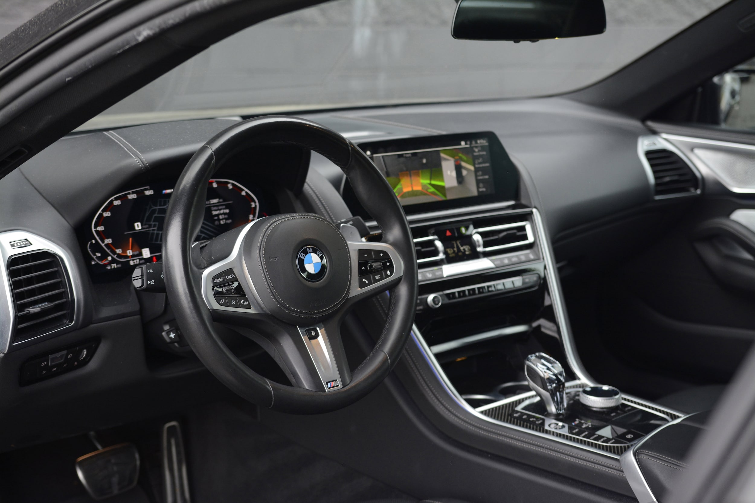 2022 BMW M850i xDrive photo 2