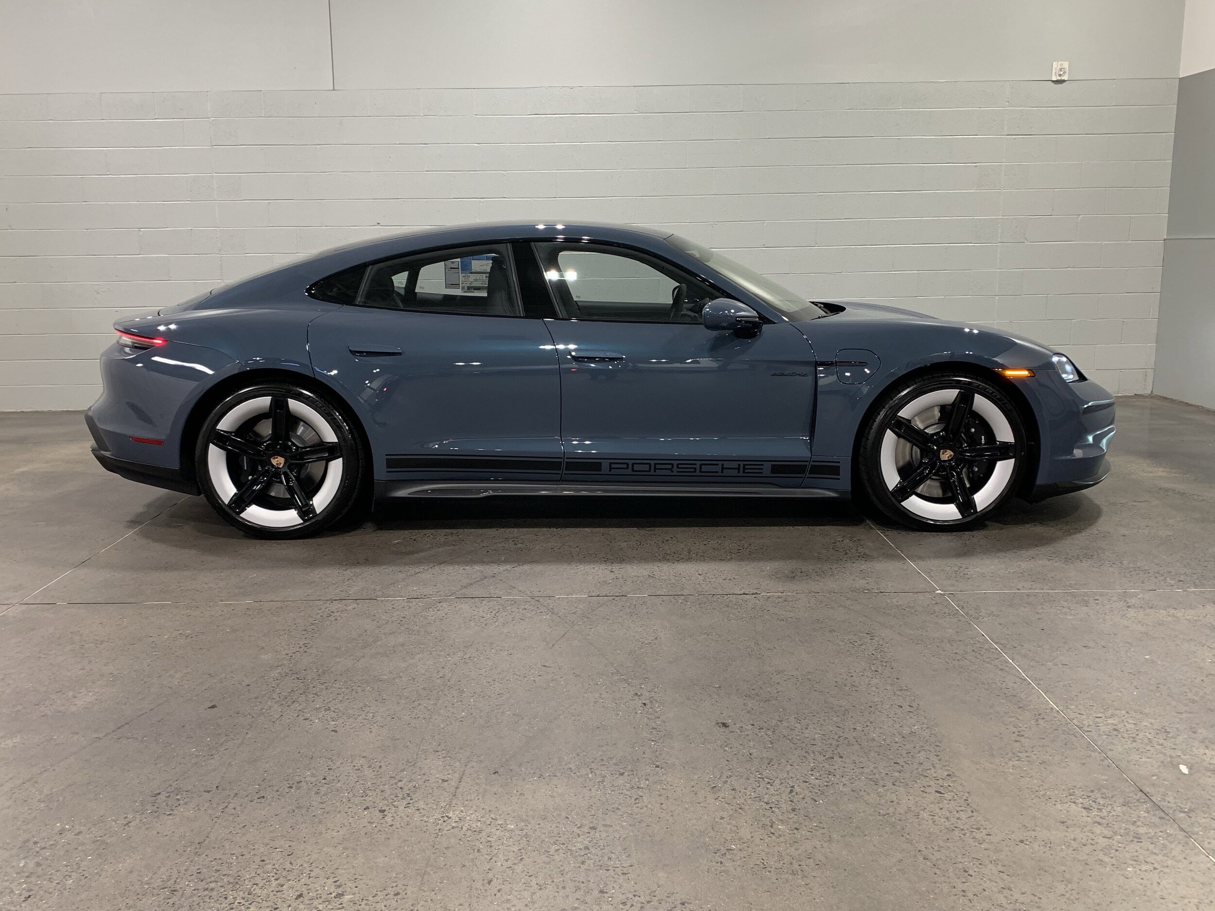 Porsche Taycan GTS