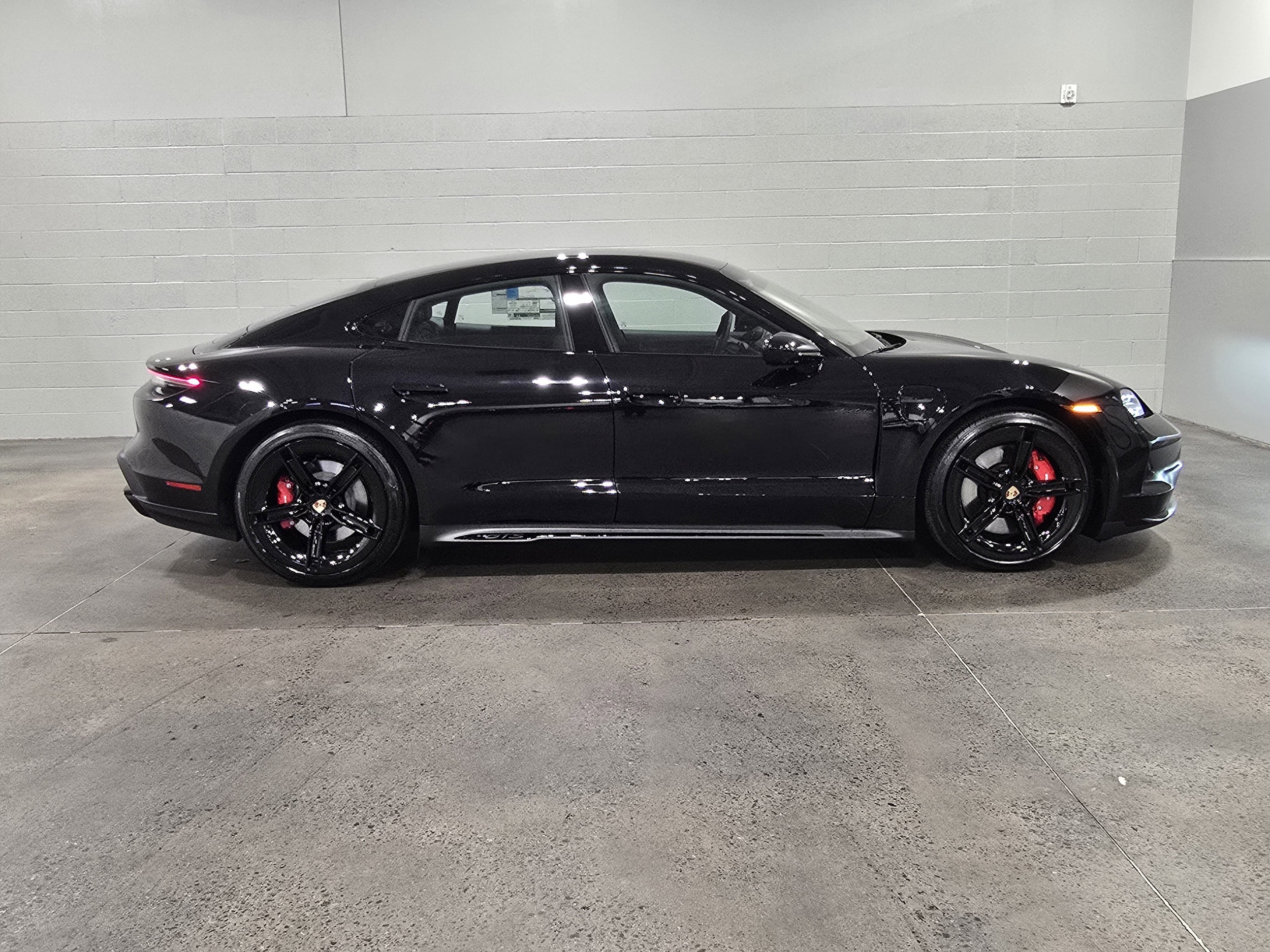 Porsche Taycan GTS
