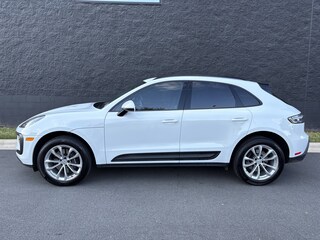 2025 Porsche Macan SUV