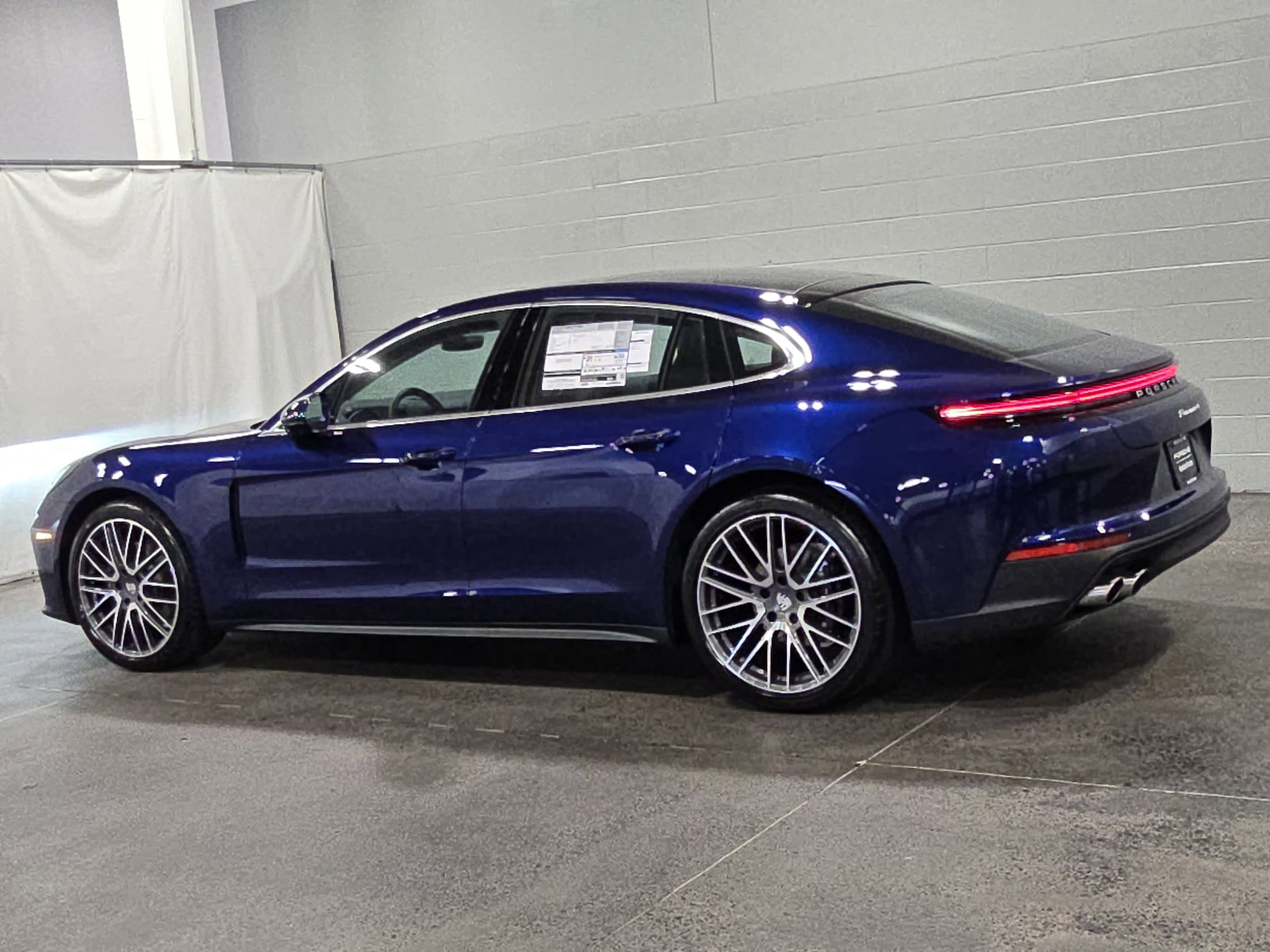 Porsche Panamera 4