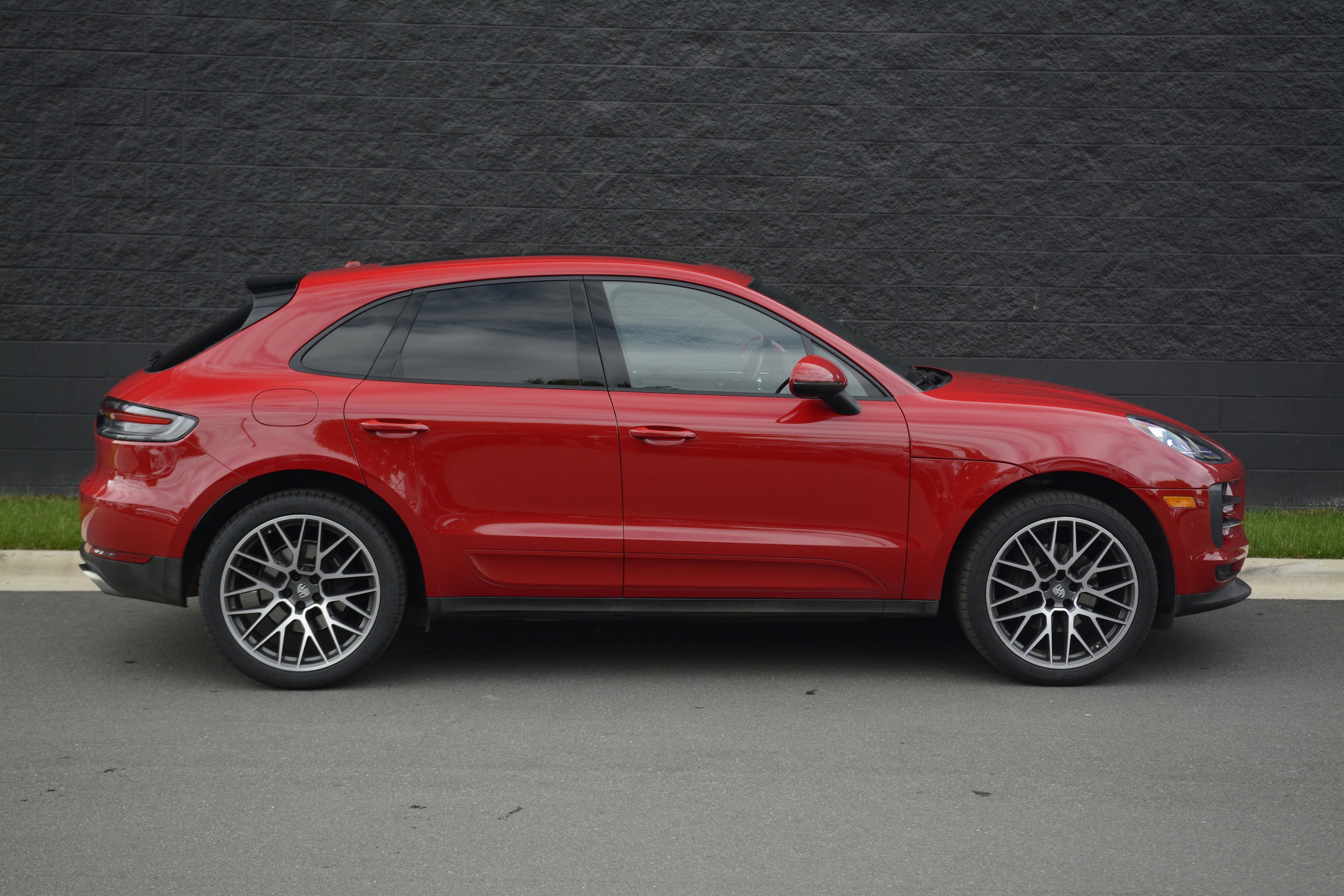 2020 Porsche Macan photo 6