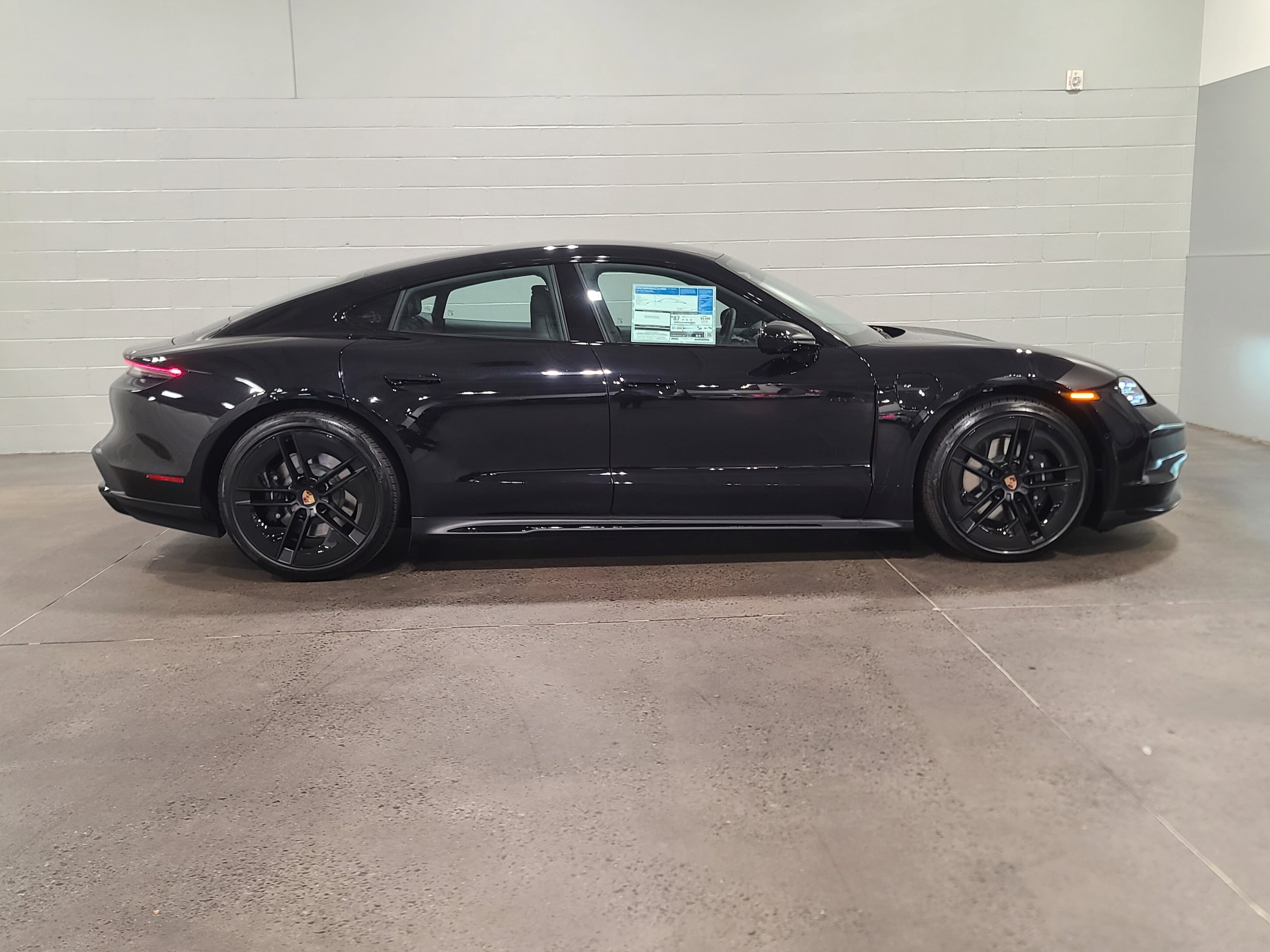Porsche Taycan 4 Black Edition