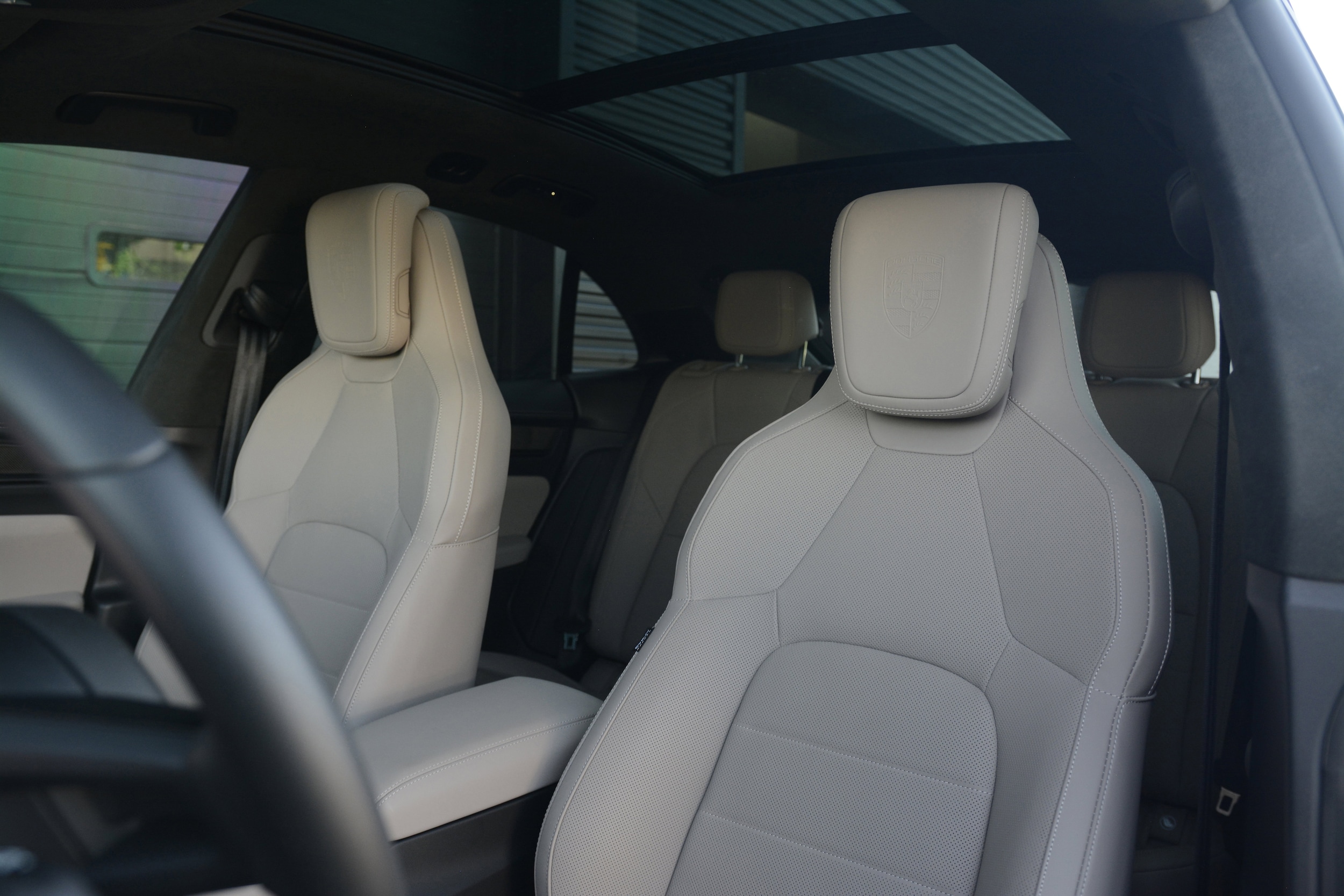 2025 Porsche Macan Electric Turbo photo 4