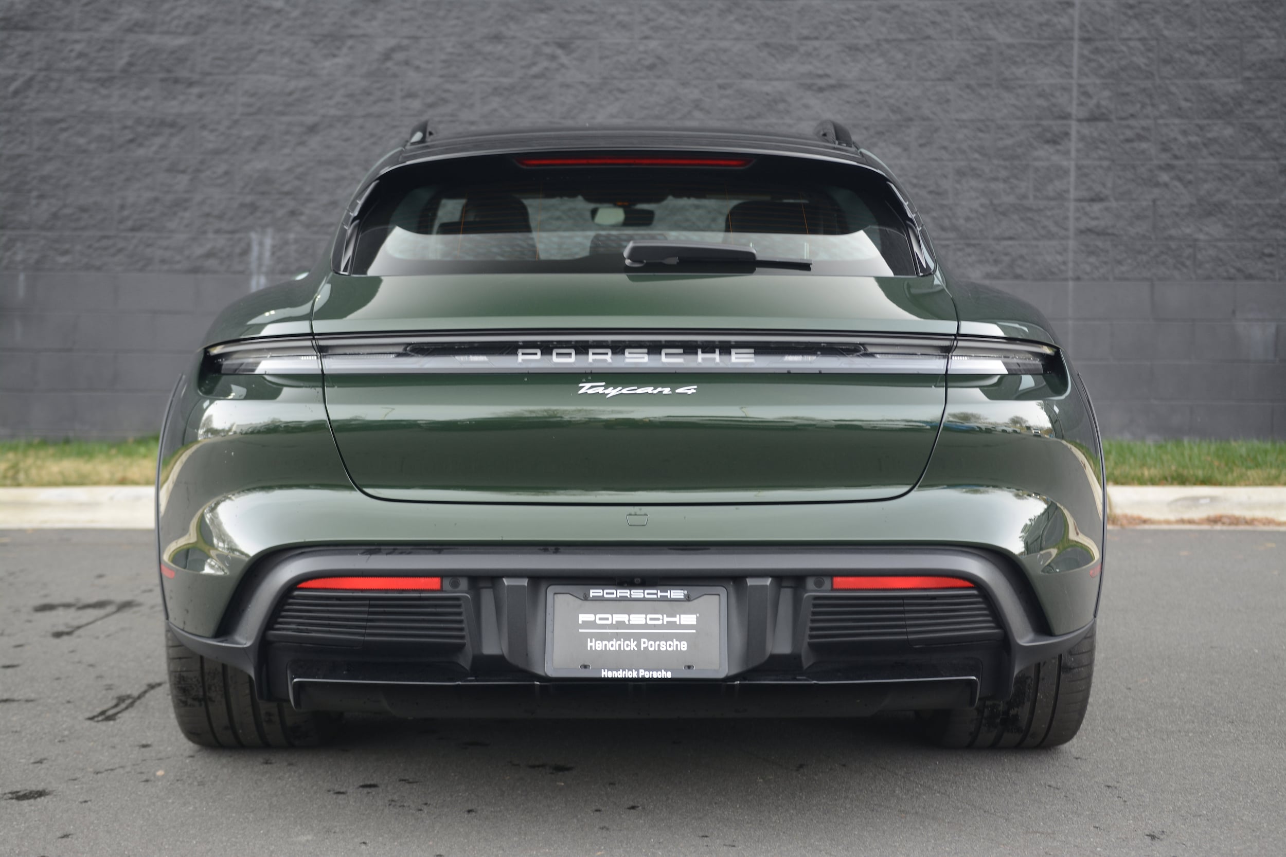 2025 Porsche Taycan Cross Turismo 4 photo 5