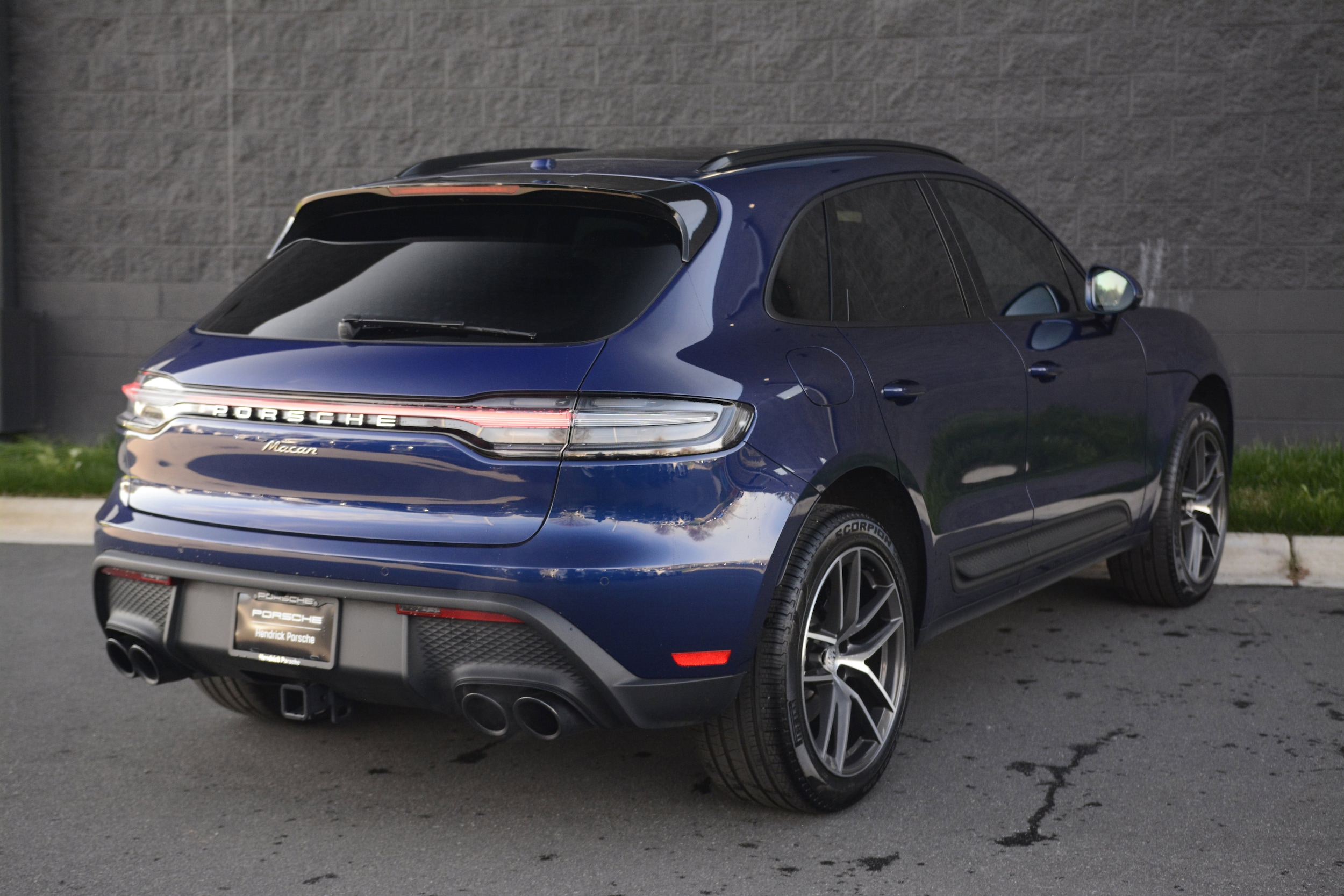 2026 Porsche Macan photo 6