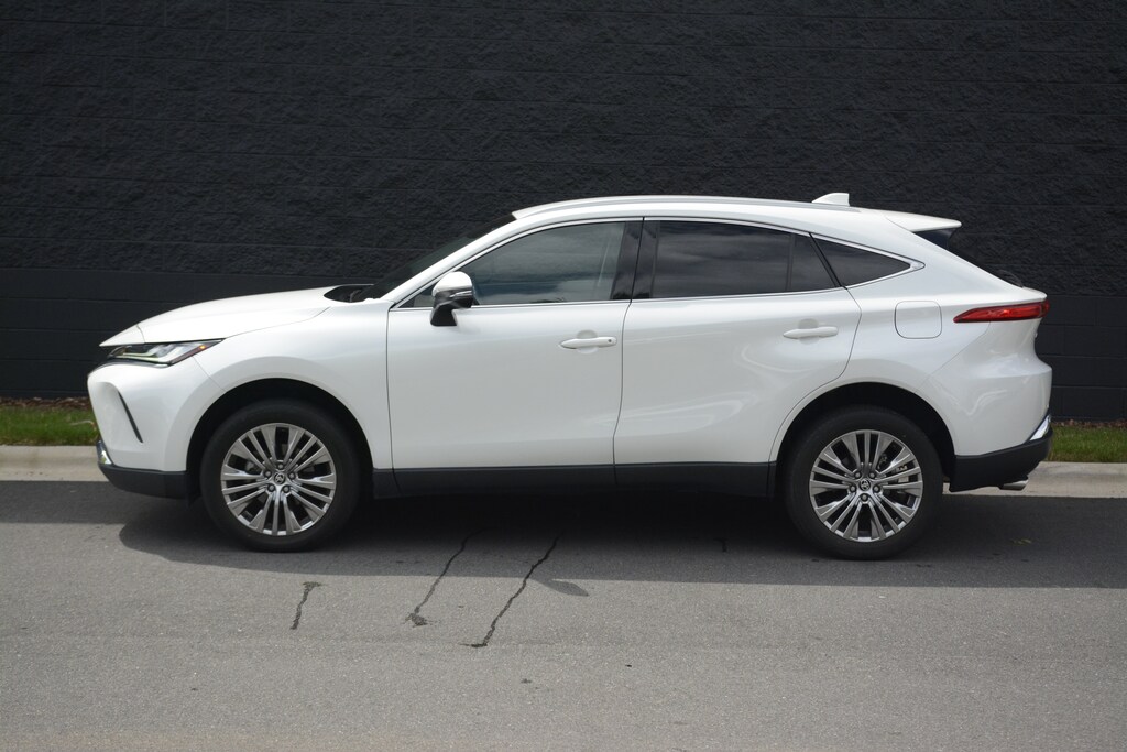 Used 2022 Toyota Venza XLE SUV