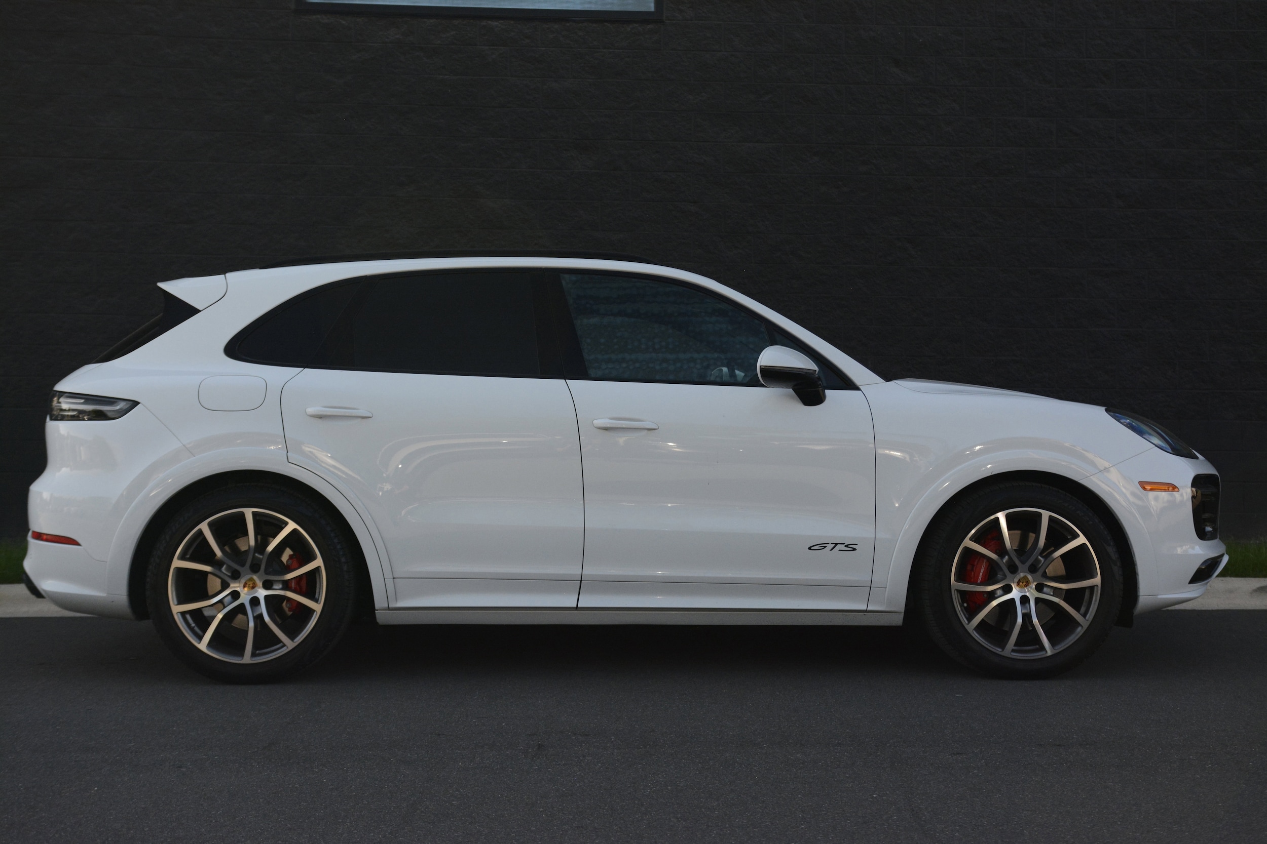 2022 Porsche Cayenne GTS photo 3