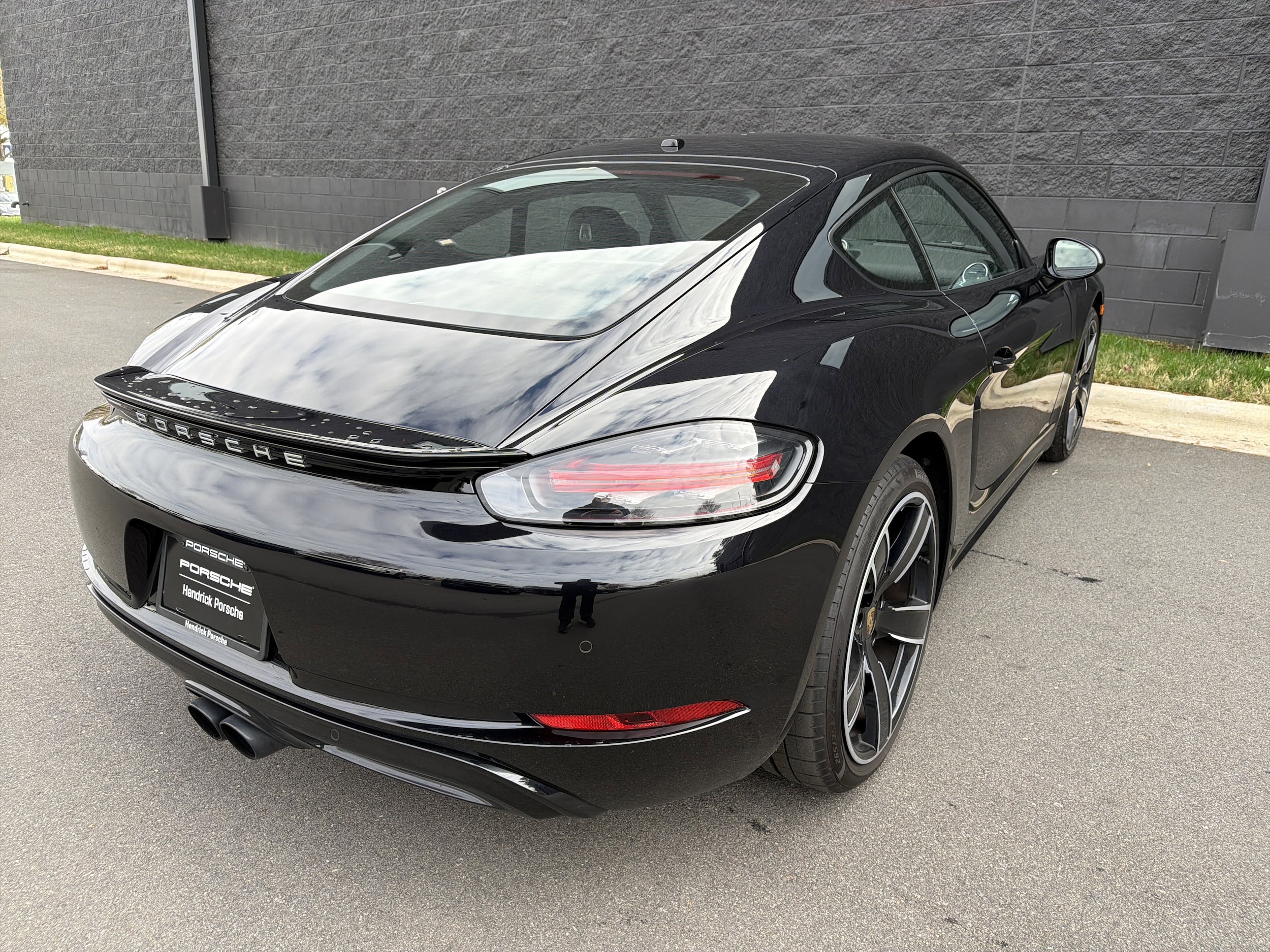 2025 Porsche 718 Cayman photo 6