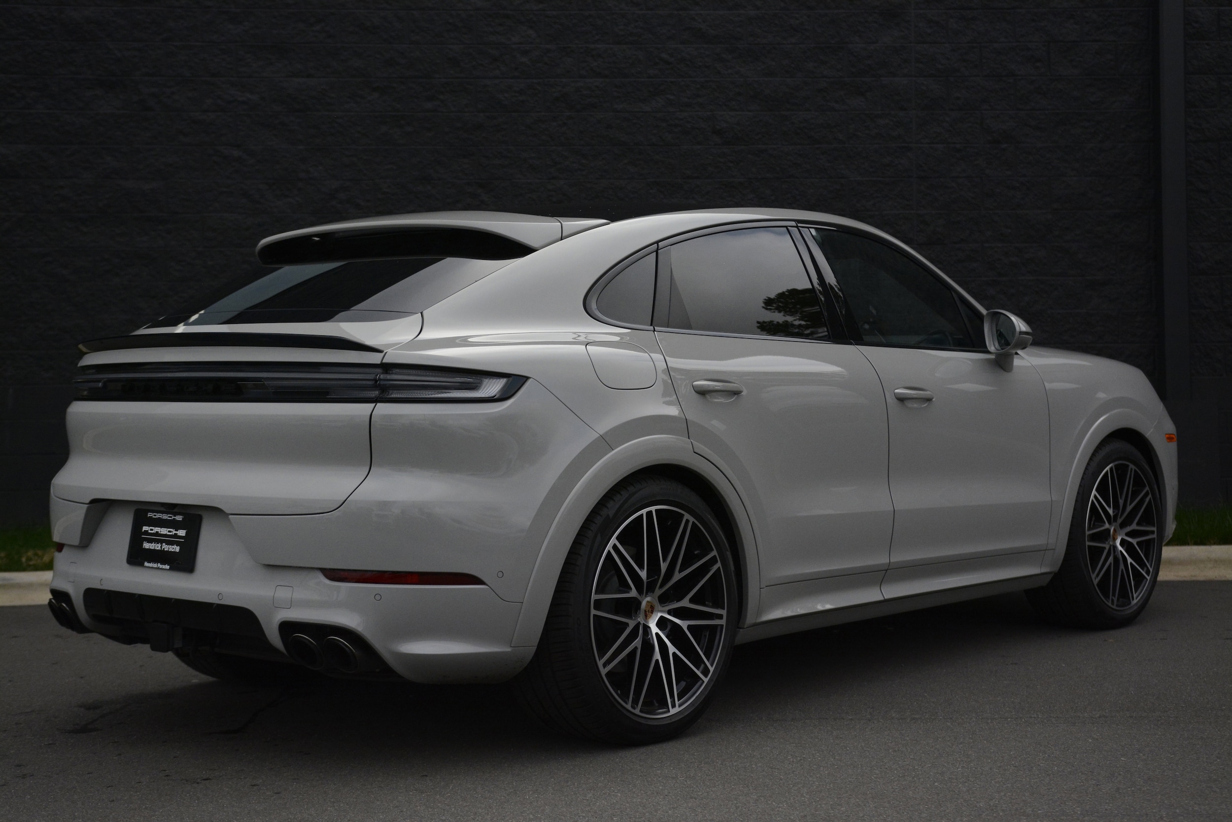 2025 Porsche Cayenne Coupe GTS photo 6