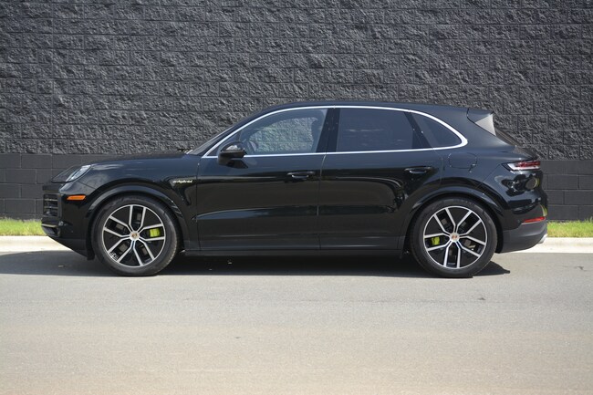 2025 Porsche Cayenne E-Hybrid SUV
