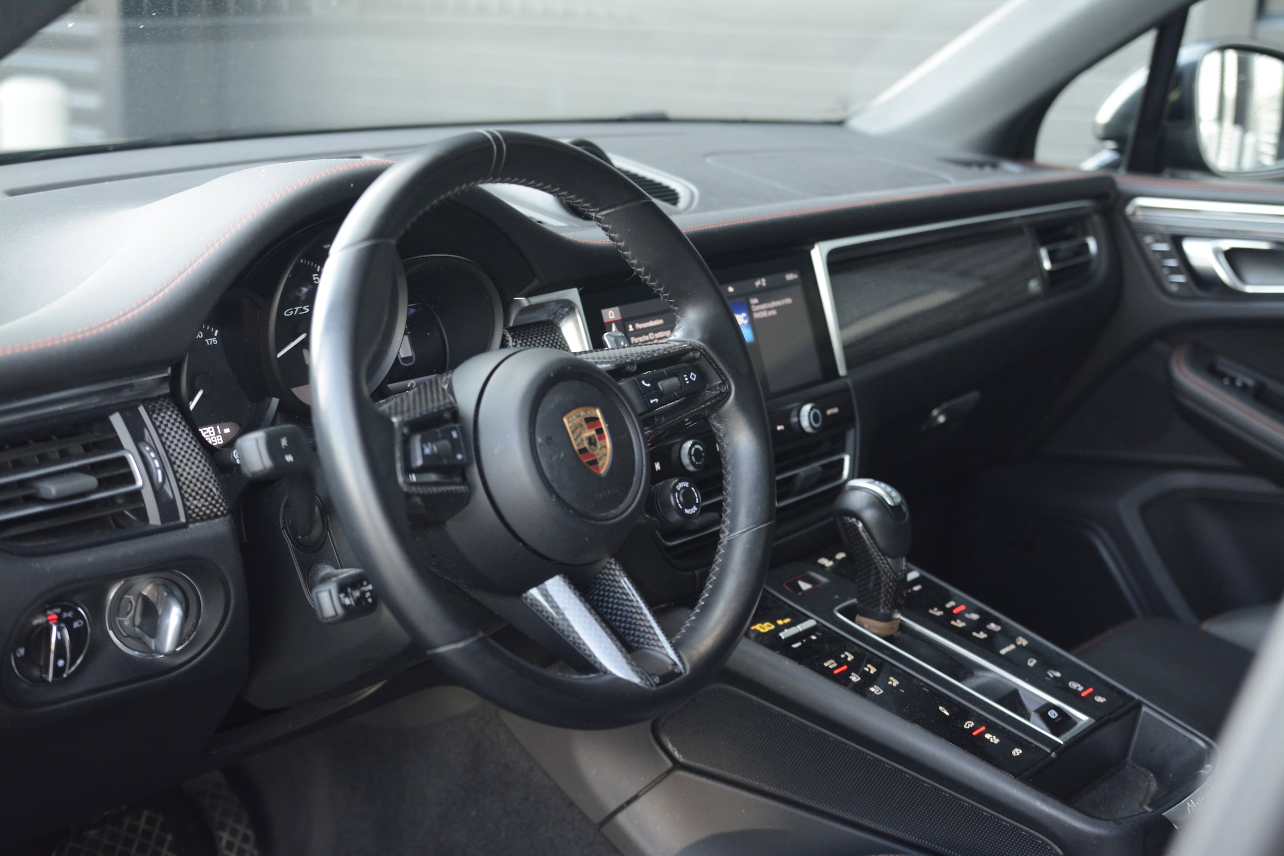 2024 Porsche Macan GTS's photo