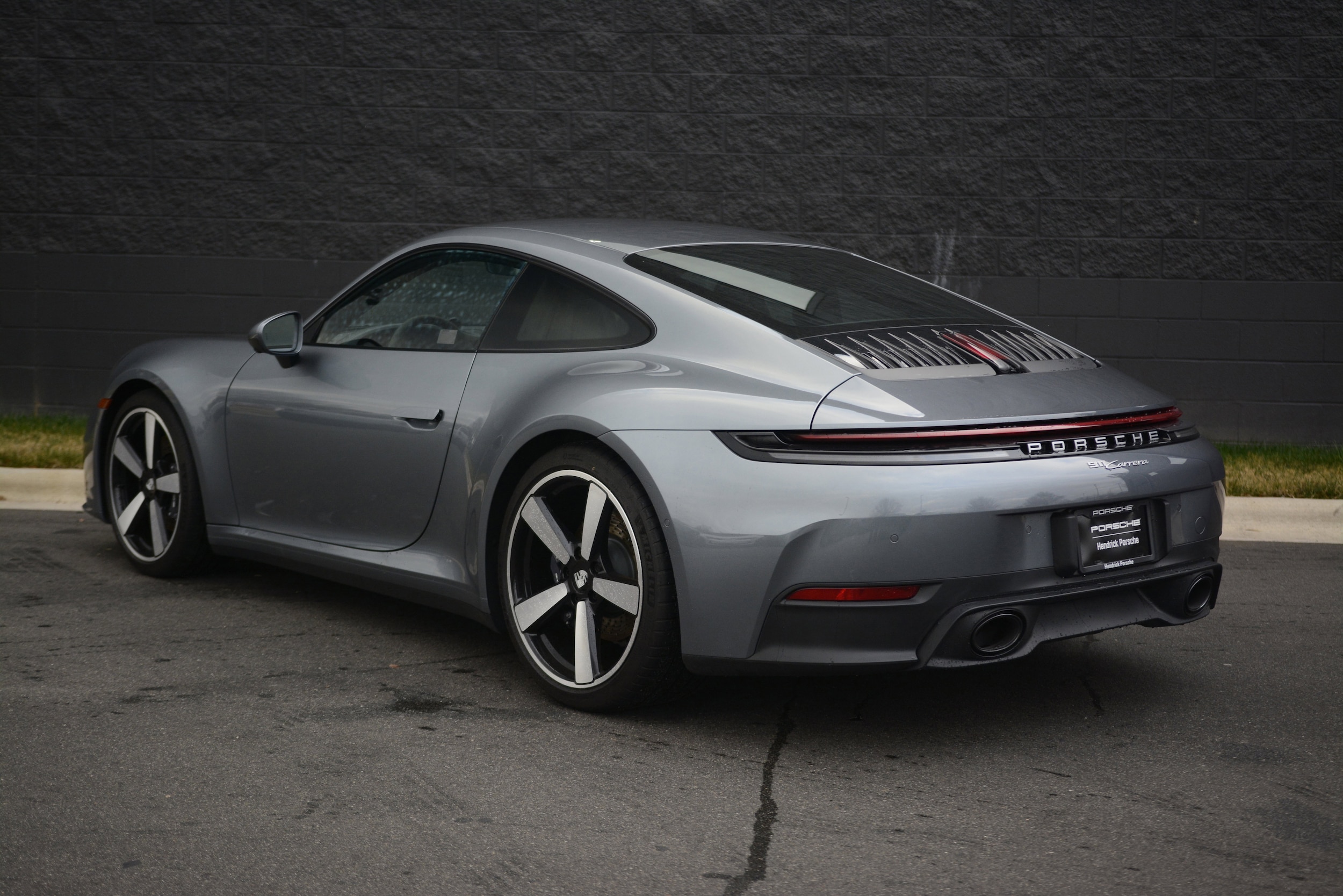 2025 Porsche 911 Carrera photo 2