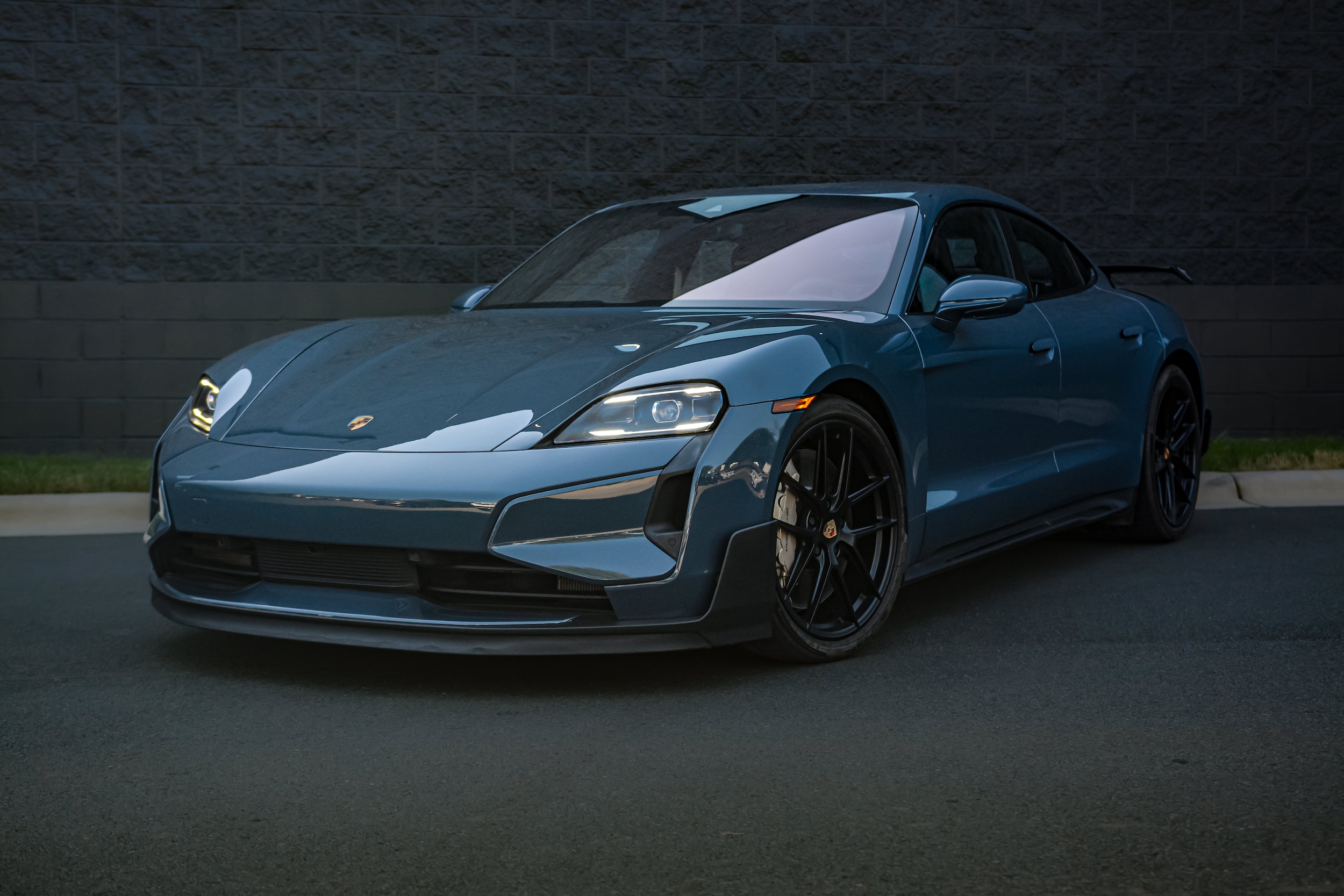 2025 Porsche Taycan Turbo GT