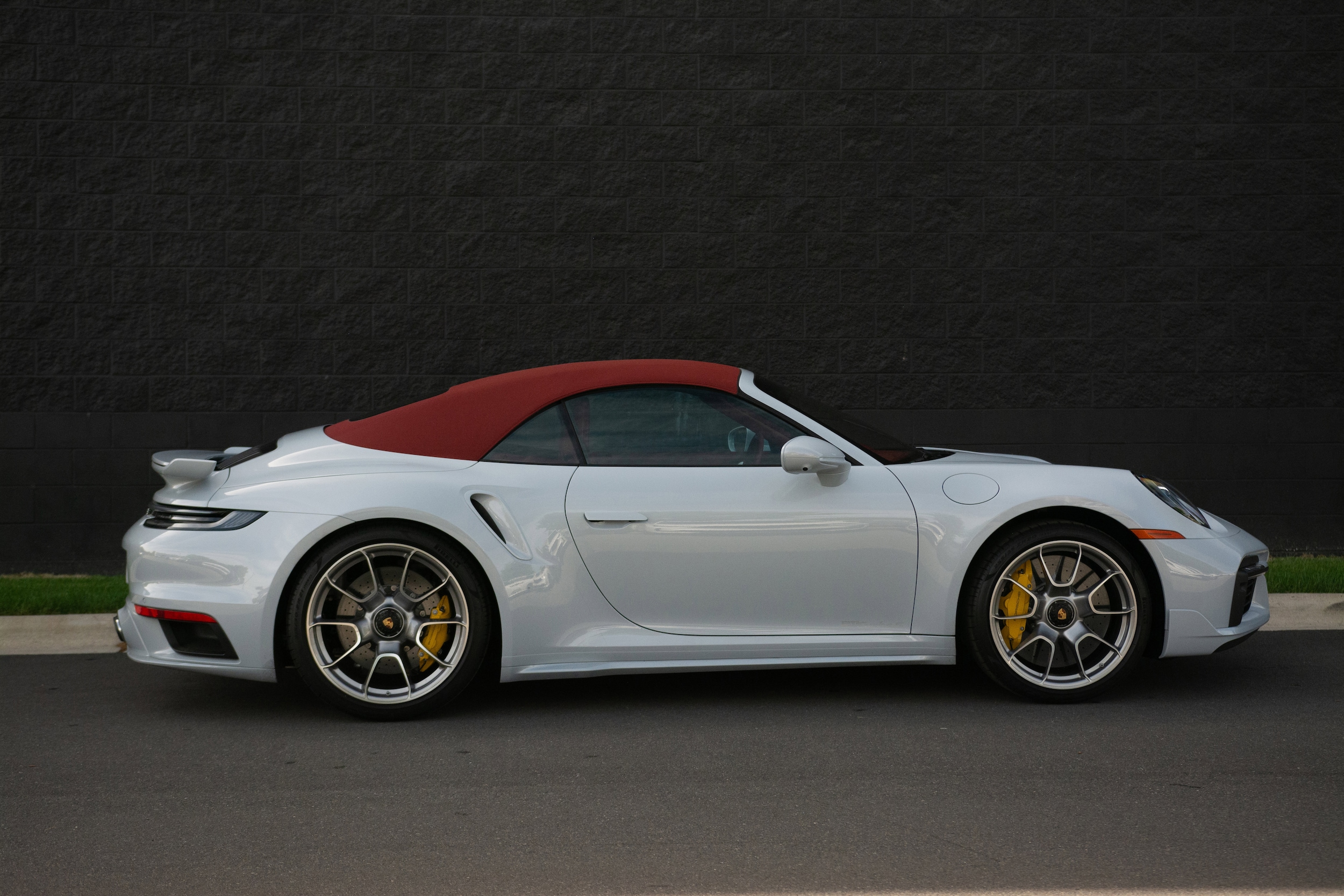 2025 Porsche 911 Turbo S photo 3