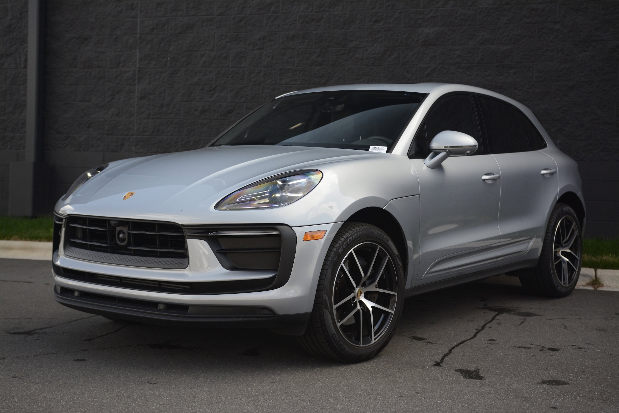 2023 Porsche Macan T