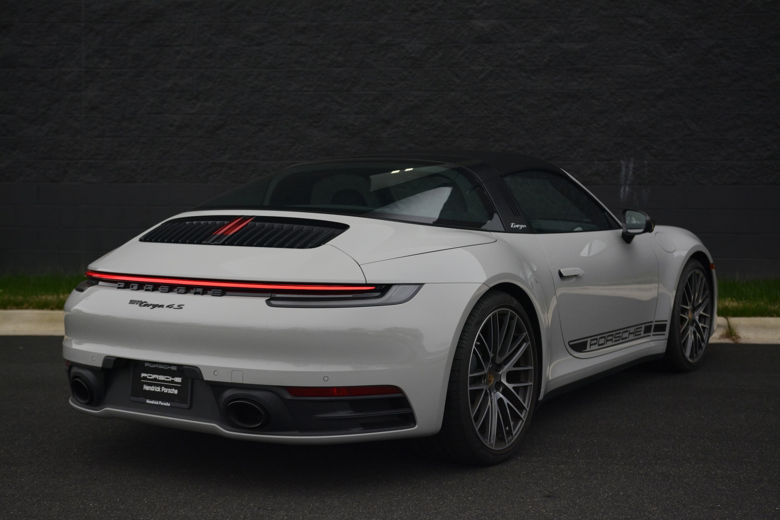 2024 Porsche 911 Targa 4S photo 6