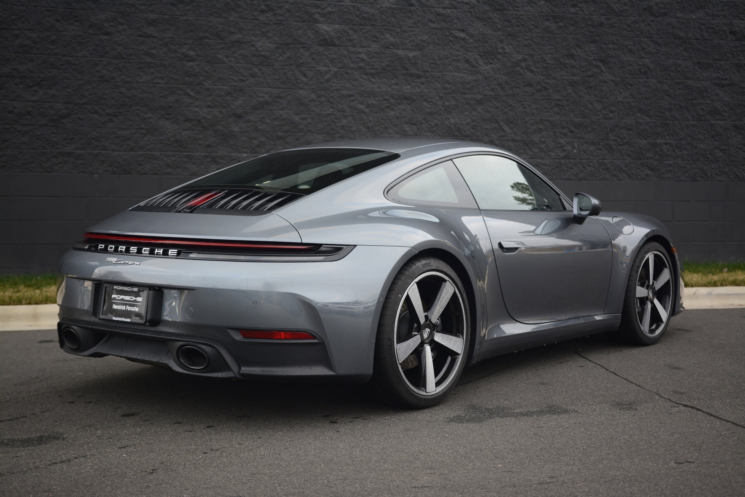 2025 Porsche 911 Carrera photo 6