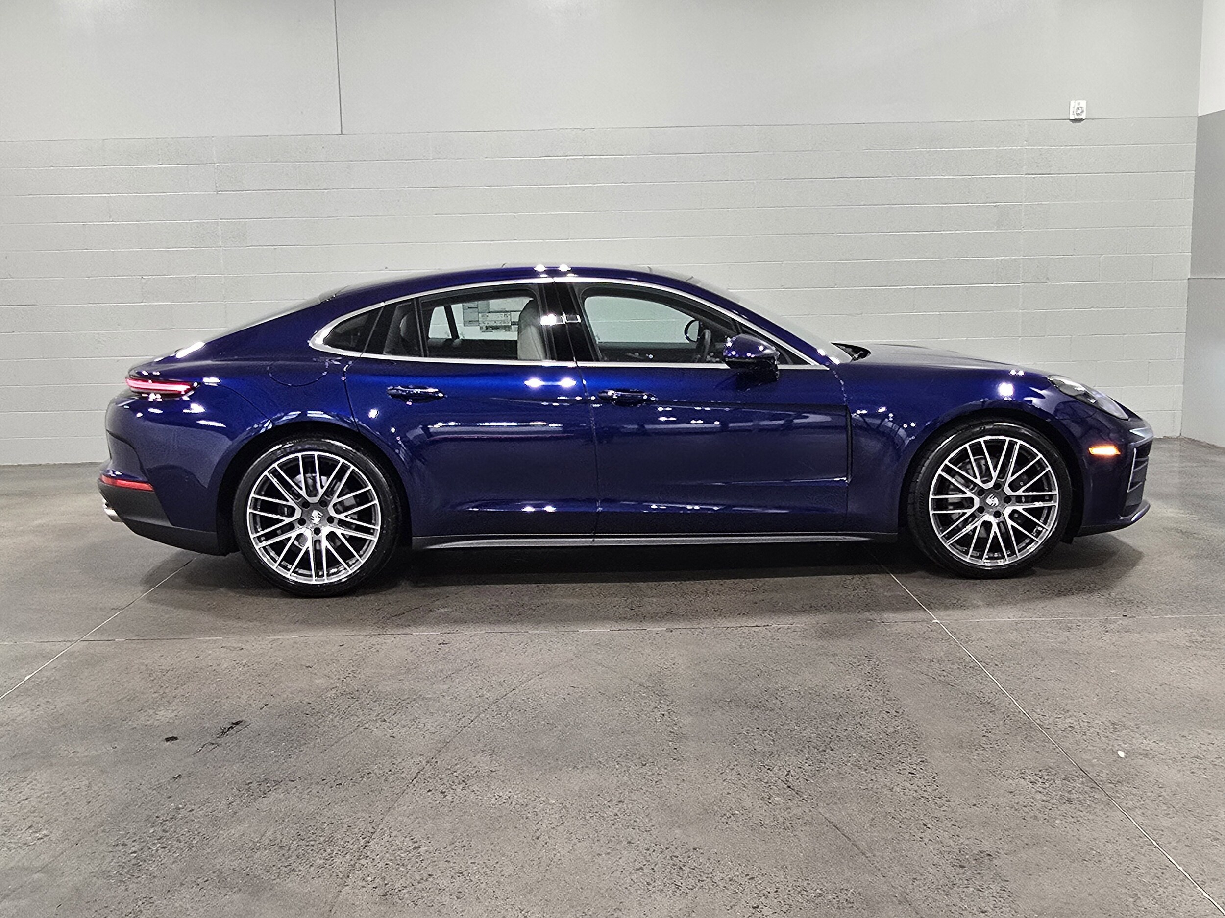 Porsche Panamera 4