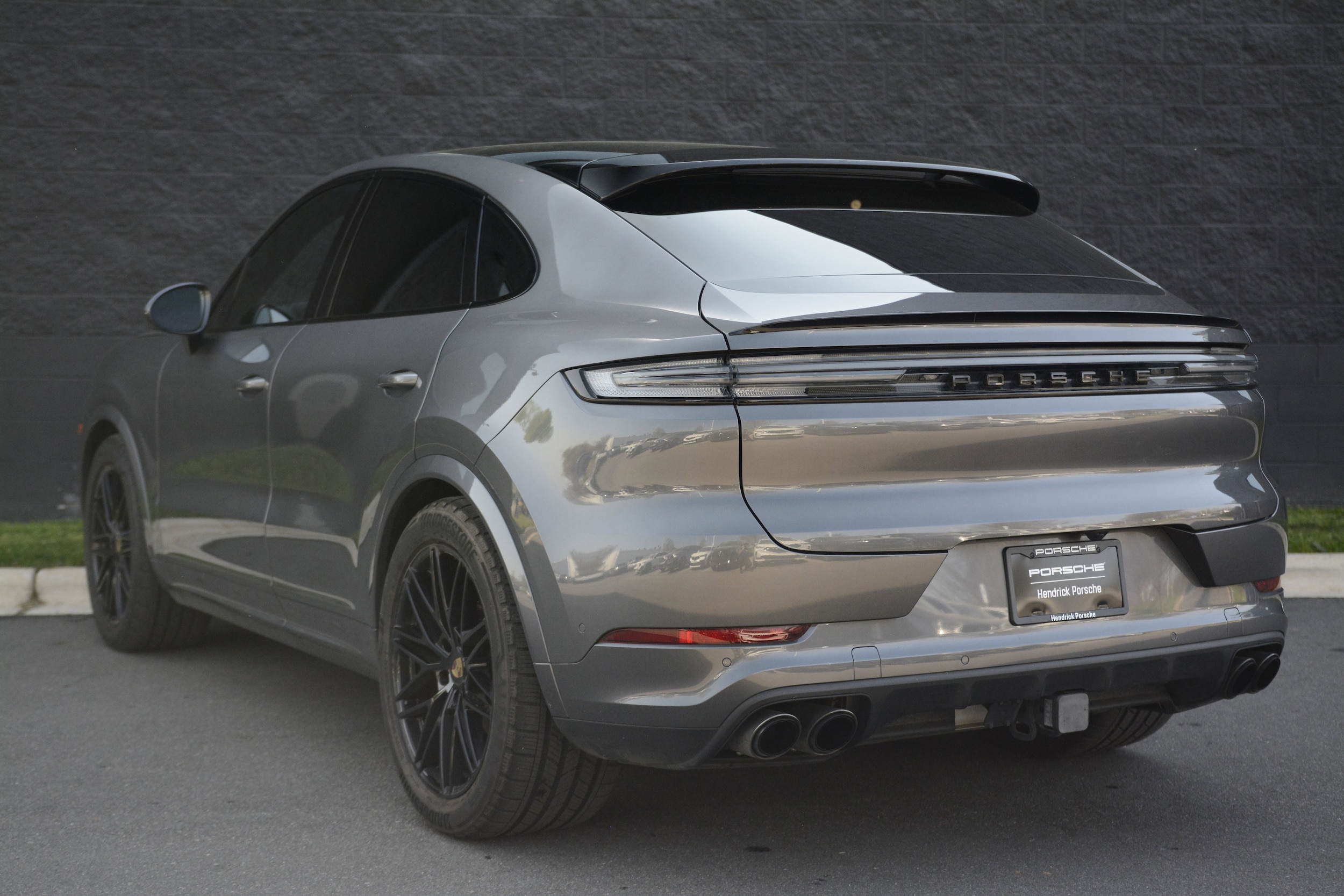 2024 Porsche Cayenne Coupe S photo 2