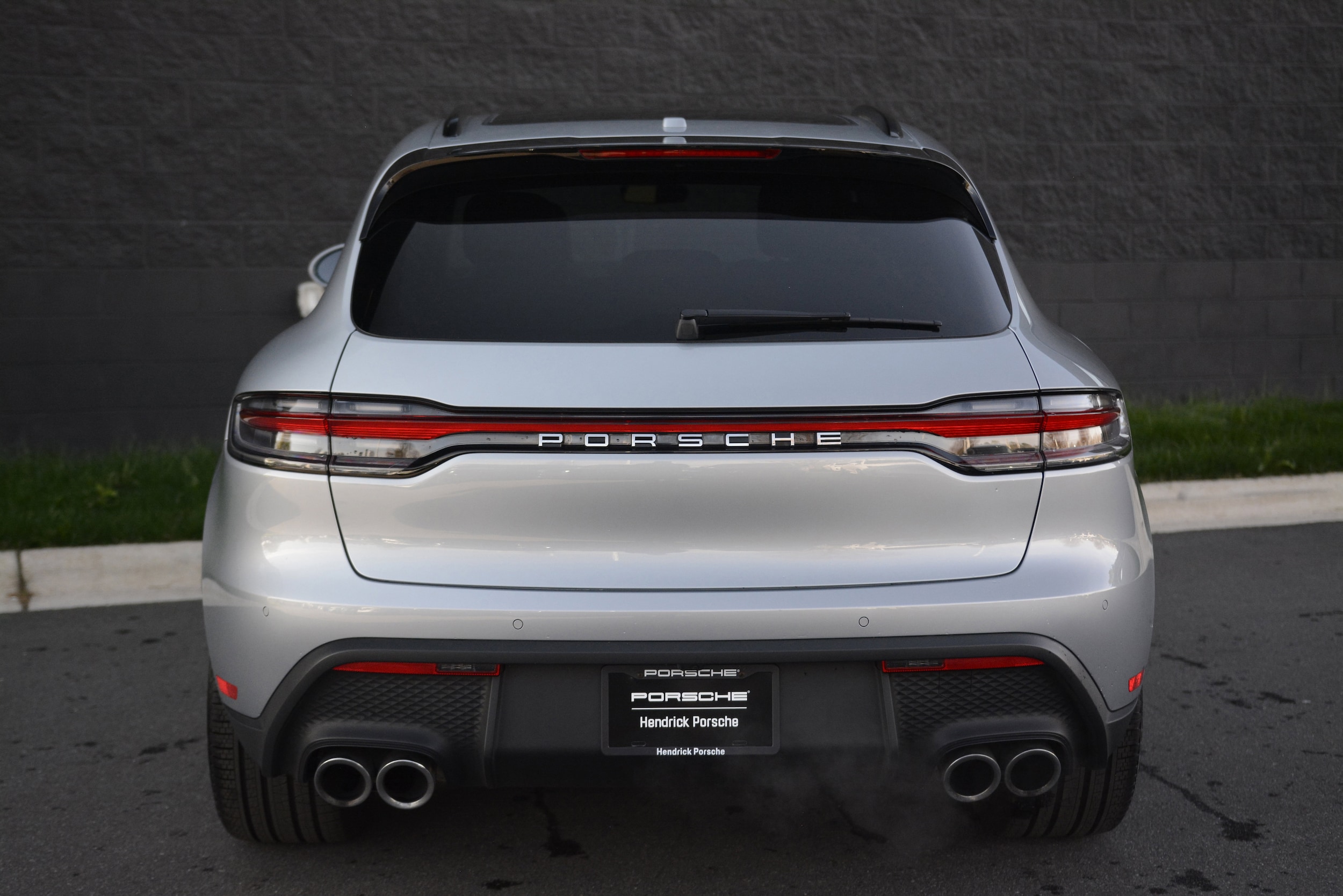 2026 Porsche Macan photo 5
