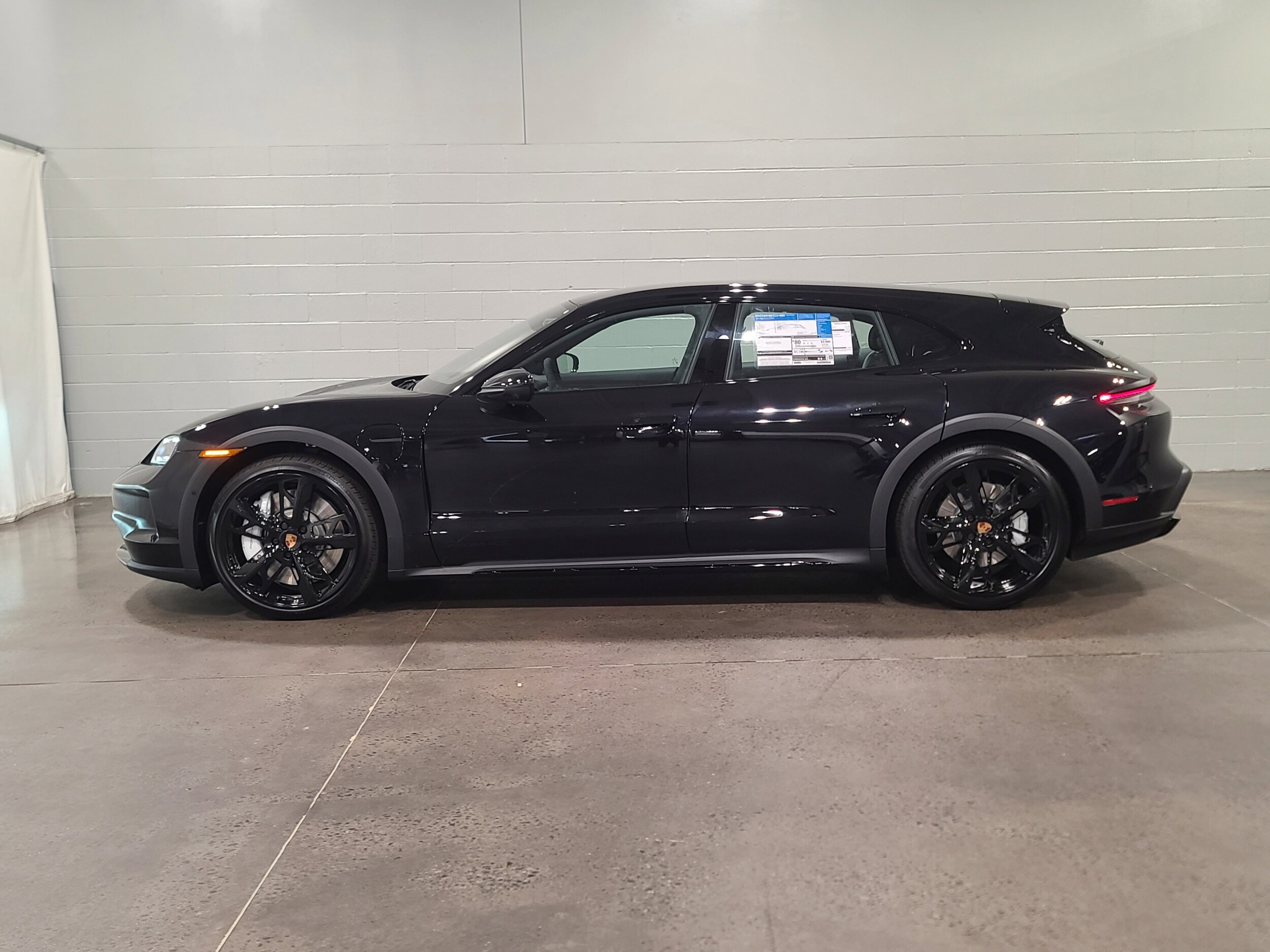 Porsche Taycan Cross Turismo 4S