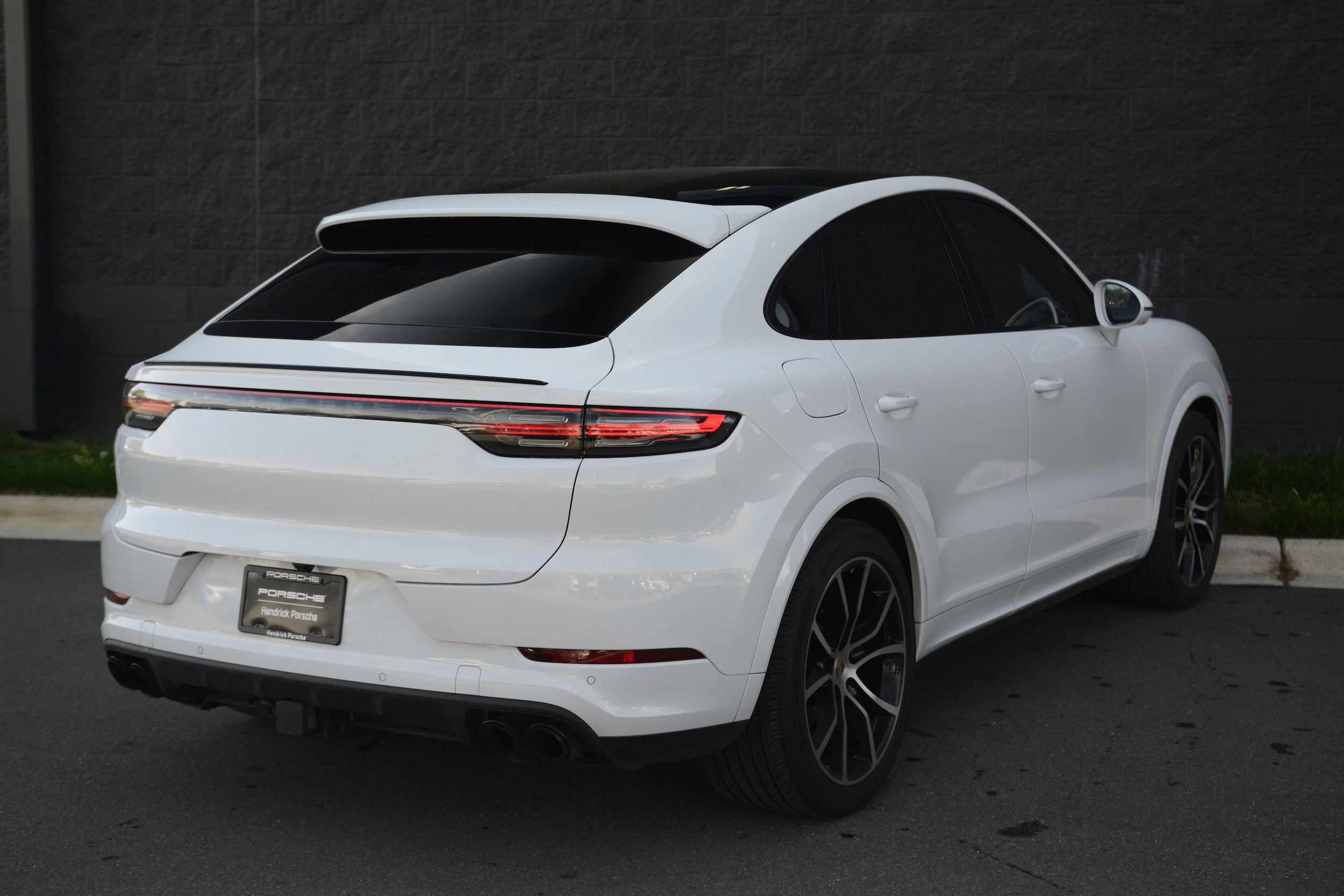 2023 Porsche Cayenne Coupe S Platinum Edition photo 6