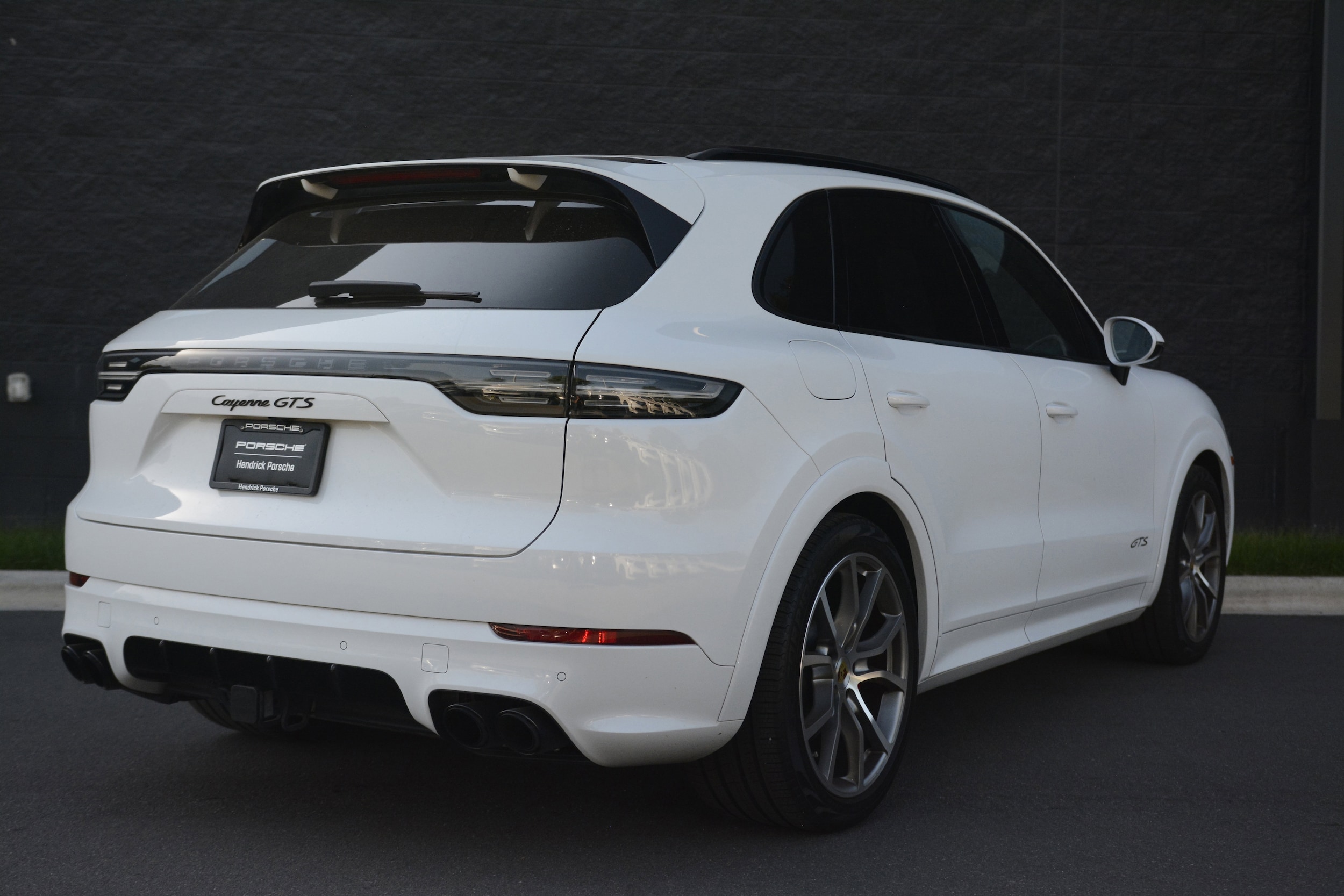 2022 Porsche Cayenne GTS photo 6