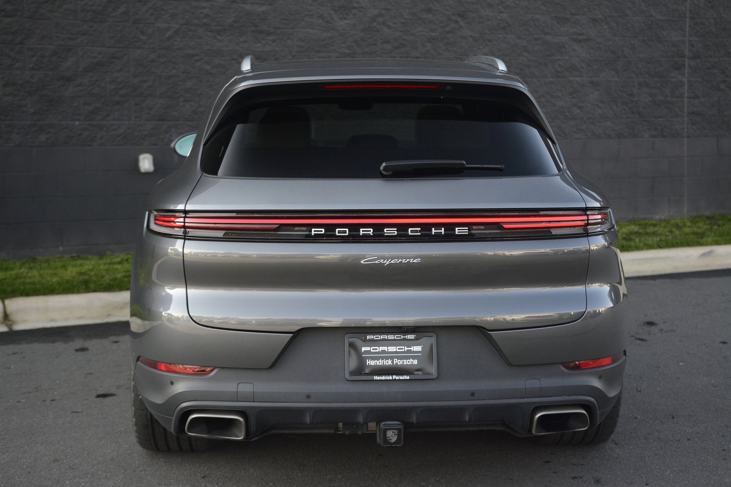 2025 Porsche Cayenne E-Hybrid photo 5